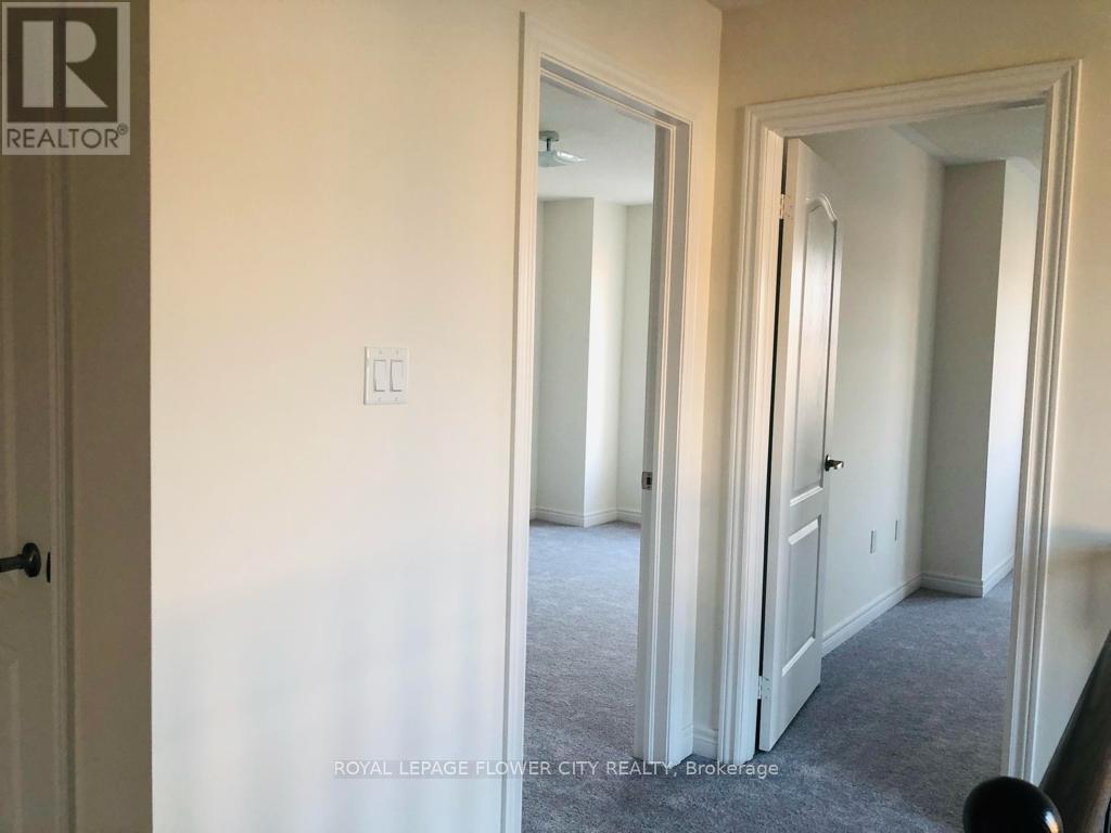 106 Lanark Circle, Brampton, Ontario  L6X 5L3 - Photo 15 - W12568648