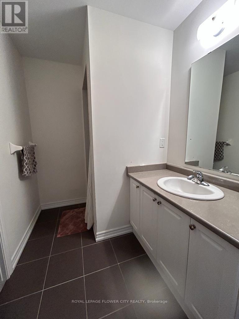 106 Lanark Circle, Brampton, Ontario  L6X 5L3 - Photo 18 - W12568648