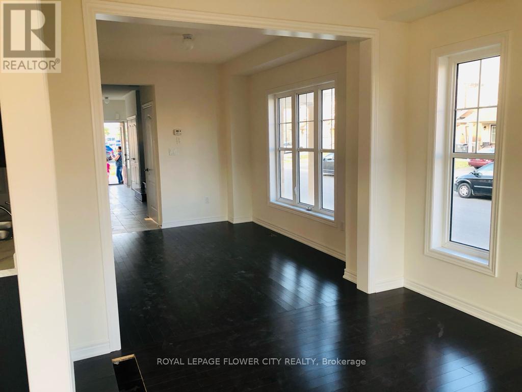 106 Lanark Circle, Brampton, Ontario  L6X 5L3 - Photo 3 - W12568648