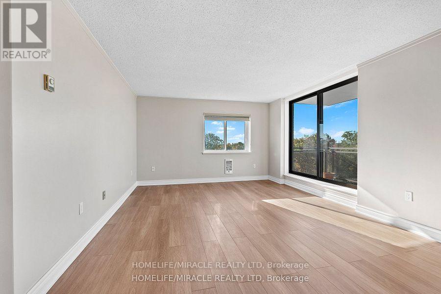 609 - 120 Barrett Court, Kingston, Ontario  K7L 5H6 - Photo 4 - X12568618