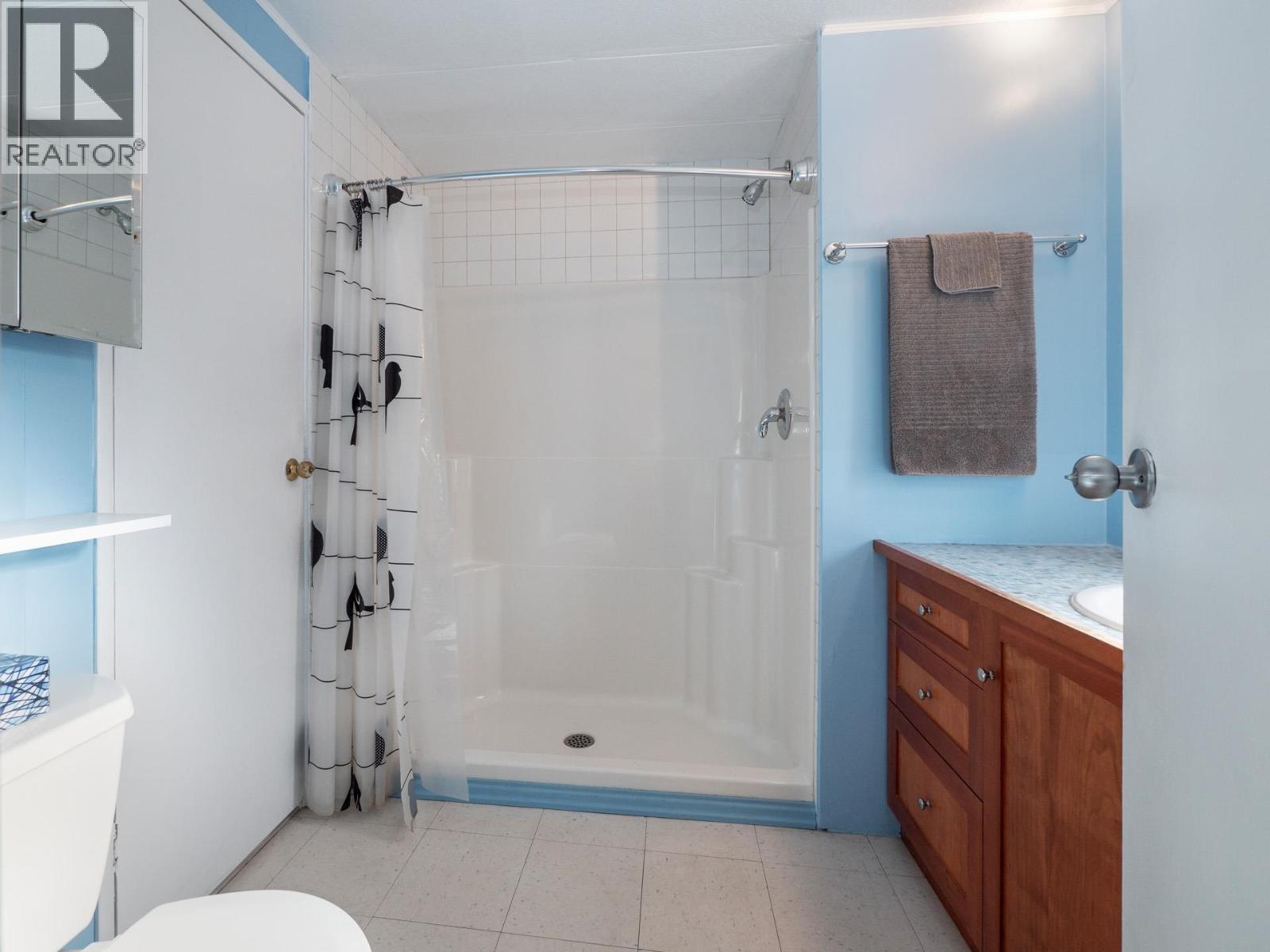 747 Cascade Crescent, Gibsons, British Columbia  V0N 1V9 - Photo 12 - R3069448