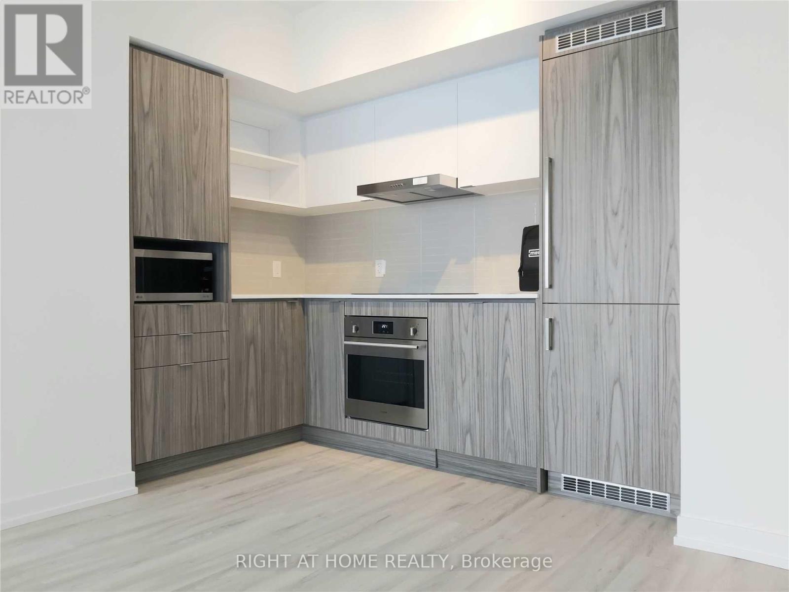 1711 - 55 Cooper Street, Toronto, Ontario  M5E 0G1 - Photo 3 - C12566446