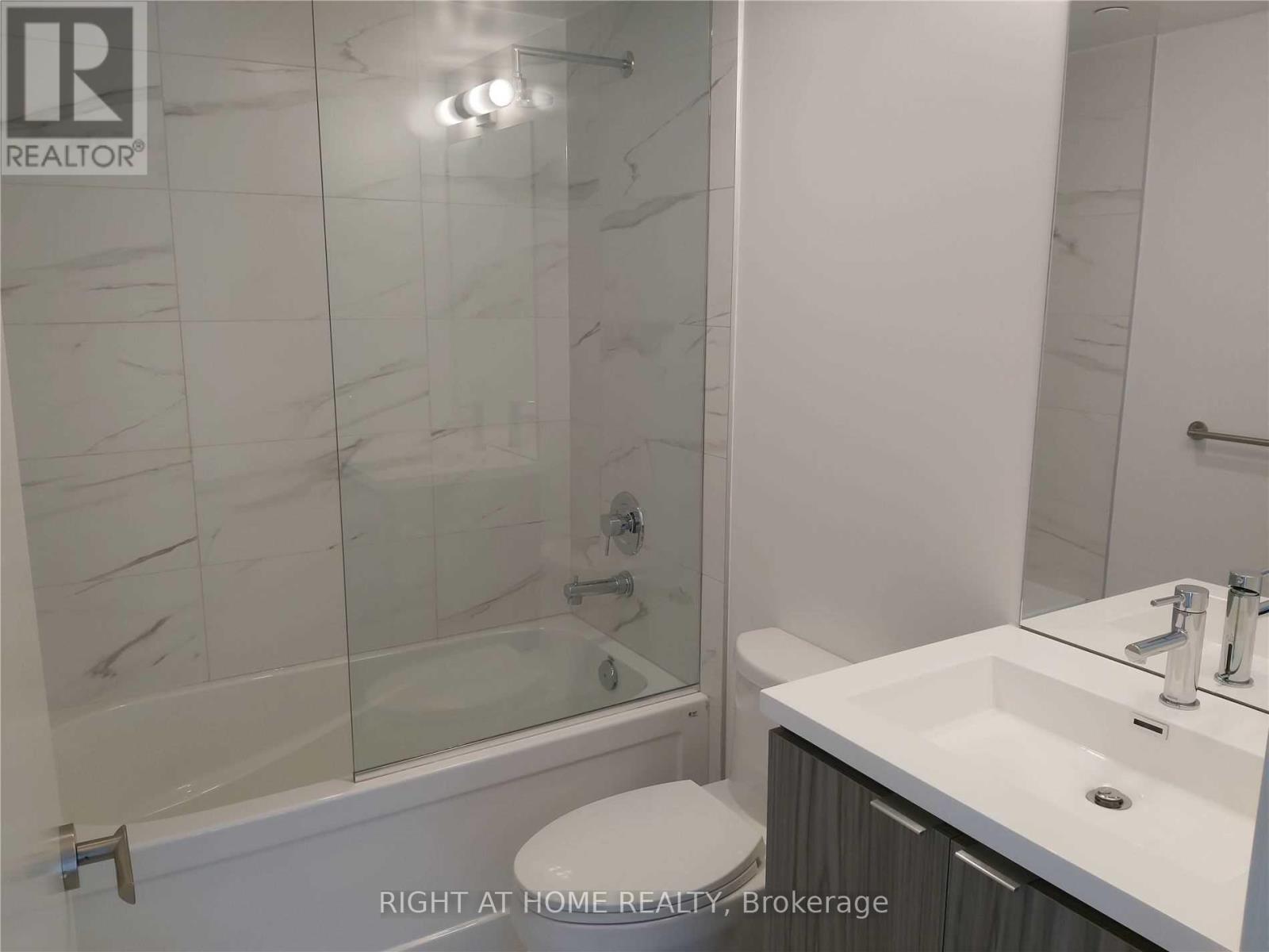 1711 - 55 Cooper Street, Toronto, Ontario  M5E 0G1 - Photo 8 - C12566446