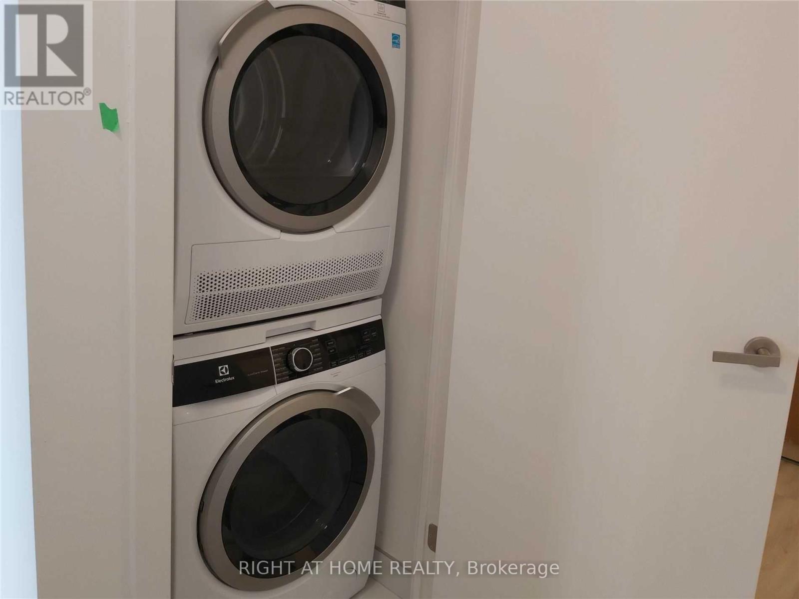 1711 - 55 Cooper Street, Toronto, Ontario  M5E 0G1 - Photo 9 - C12566446