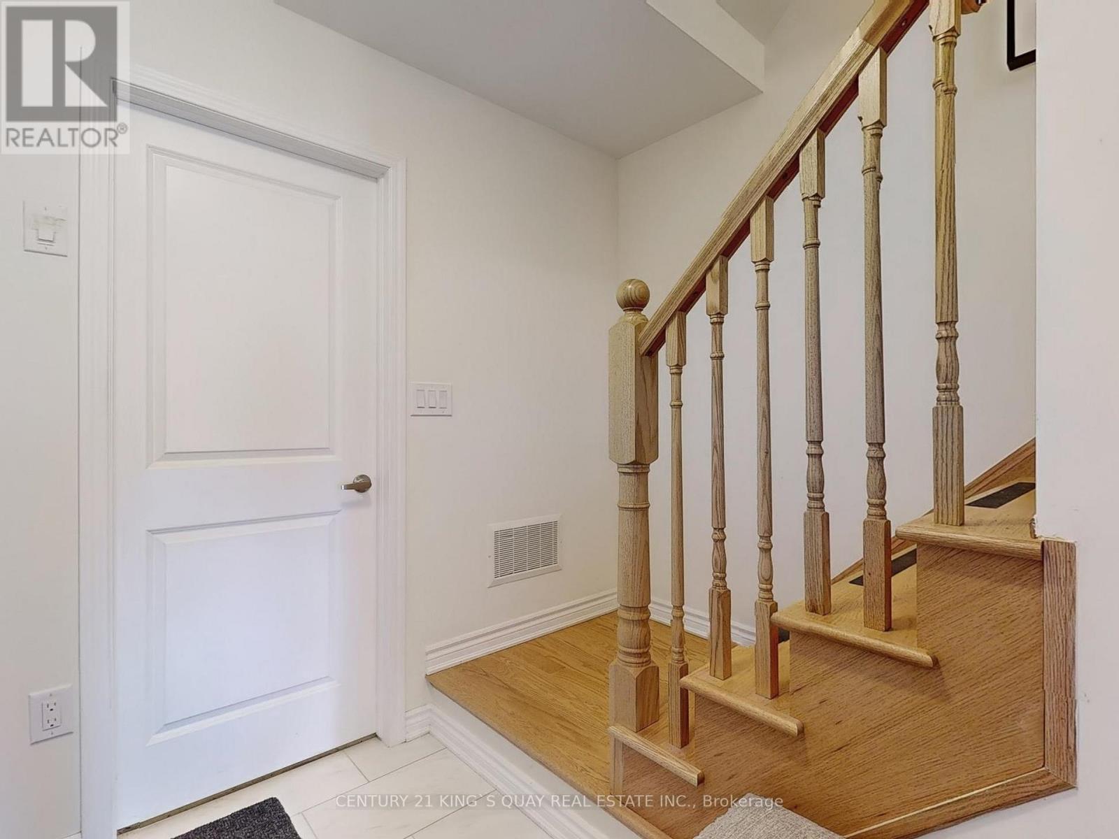 107 Mcalister Avenue, Richmond Hill, Ontario  L4S 0L2 - Photo 7 - N12568682