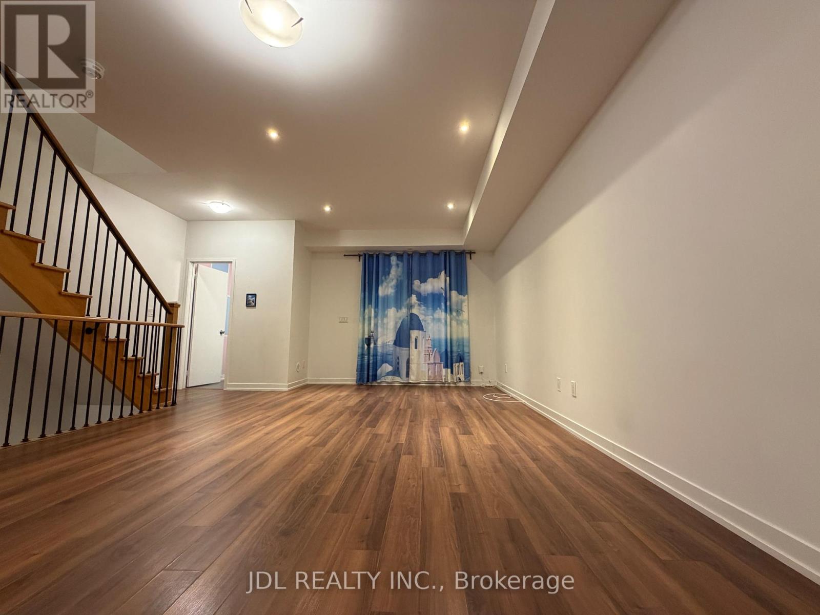 302 CLAY STONES STREET, Newmarket, Ontario