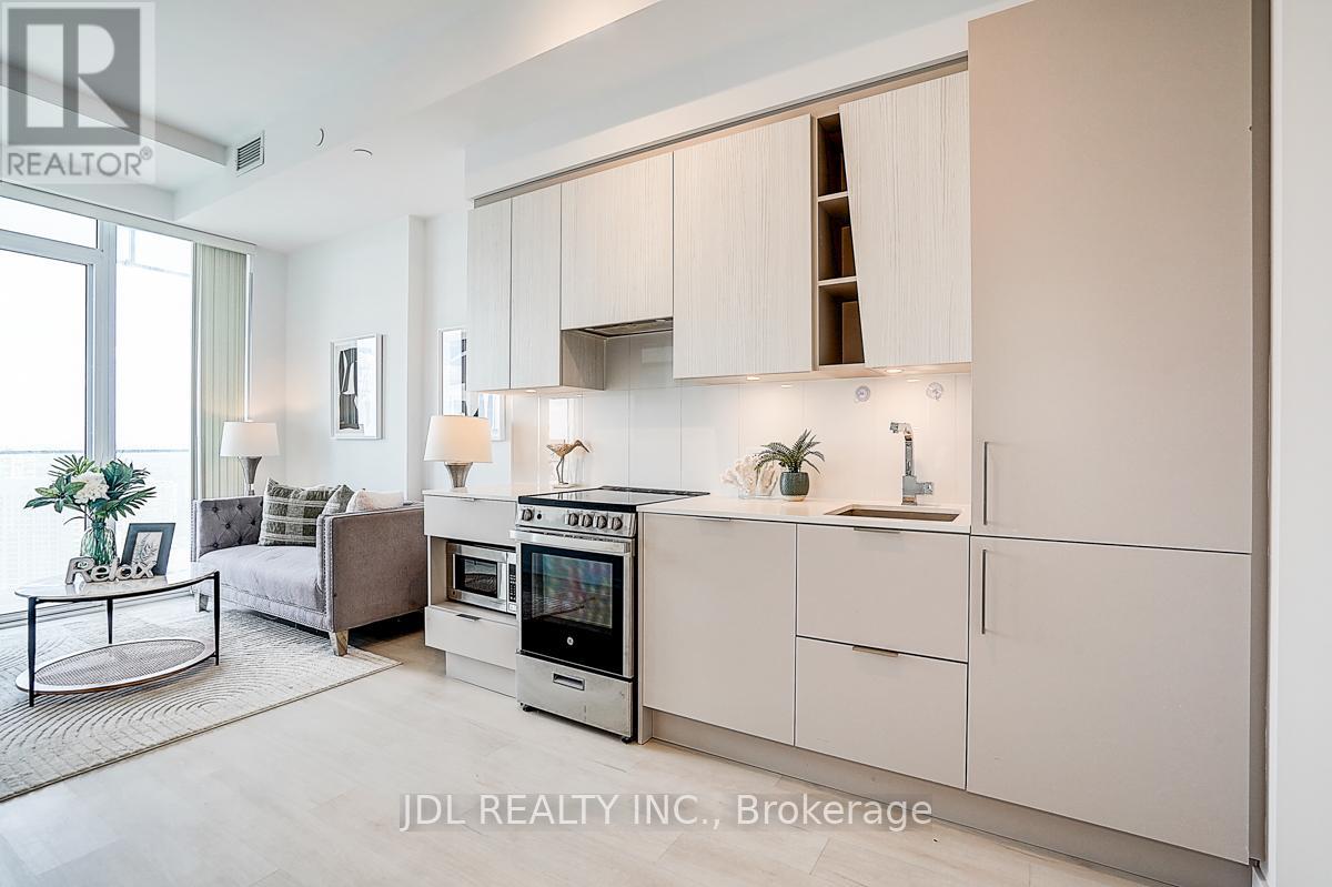 3613 - 3900 Confederation Parkway, Mississauga, Ontario  L5B 0M3 - Photo 10 - W12568690