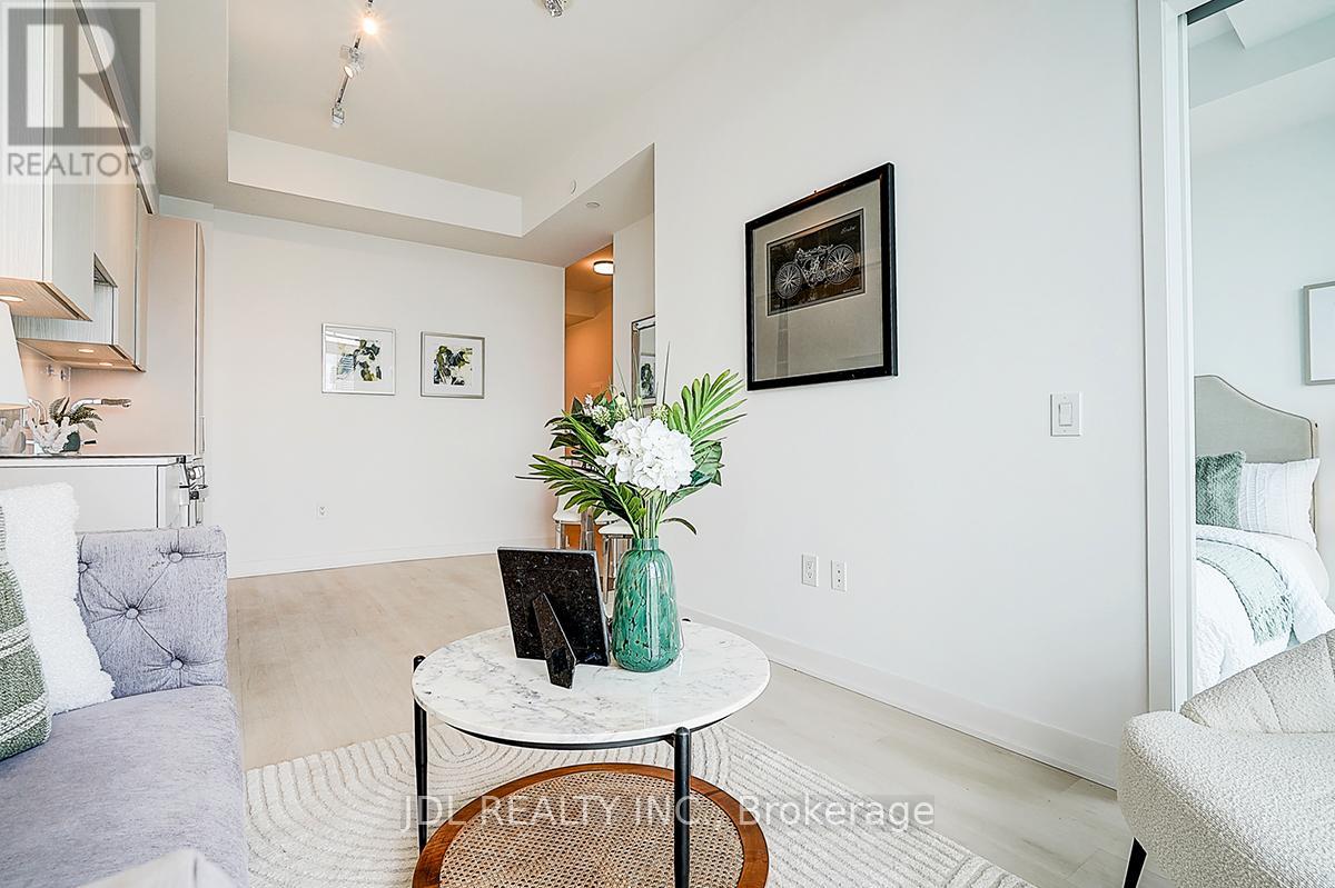 3613 - 3900 Confederation Parkway, Mississauga, Ontario  L5B 0M3 - Photo 26 - W12568690