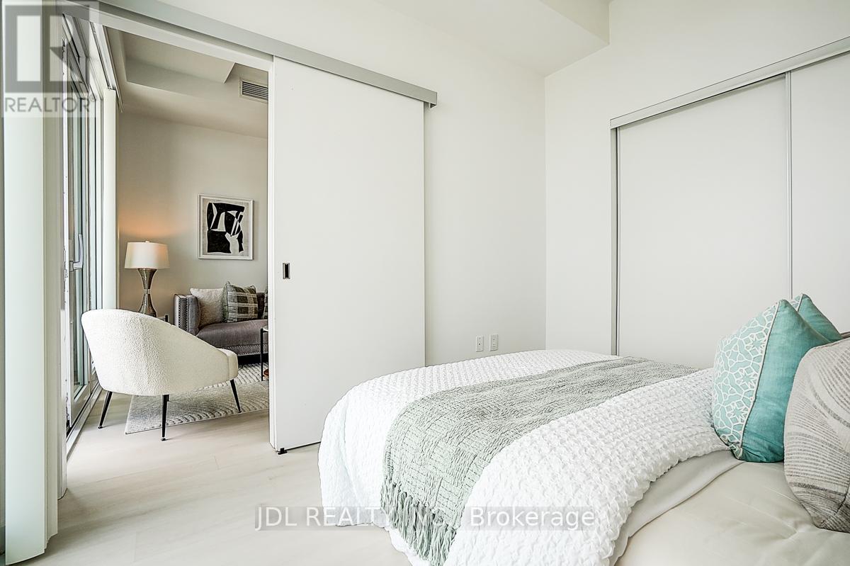 3613 - 3900 Confederation Parkway, Mississauga, Ontario  L5B 0M3 - Photo 29 - W12568690