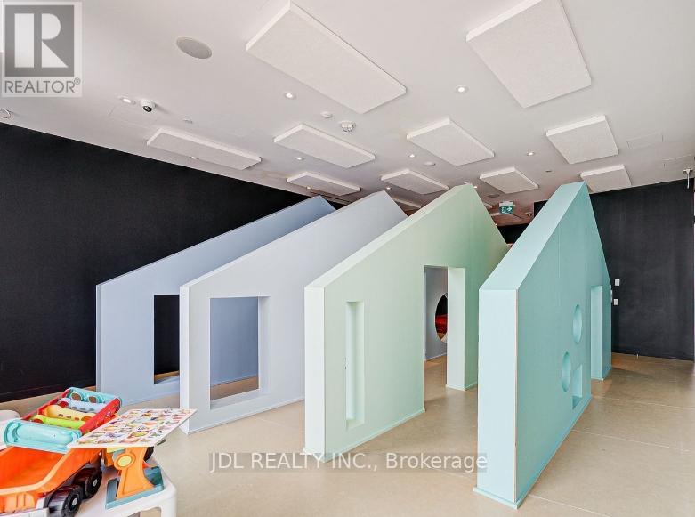 3613 - 3900 Confederation Parkway, Mississauga, Ontario  L5B 0M3 - Photo 39 - W12568690