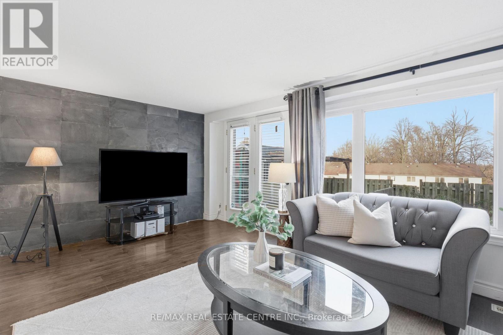 673 Hillview Road, Cambridge, Ontario  N3H 5C3 - Photo 9 - X12568688