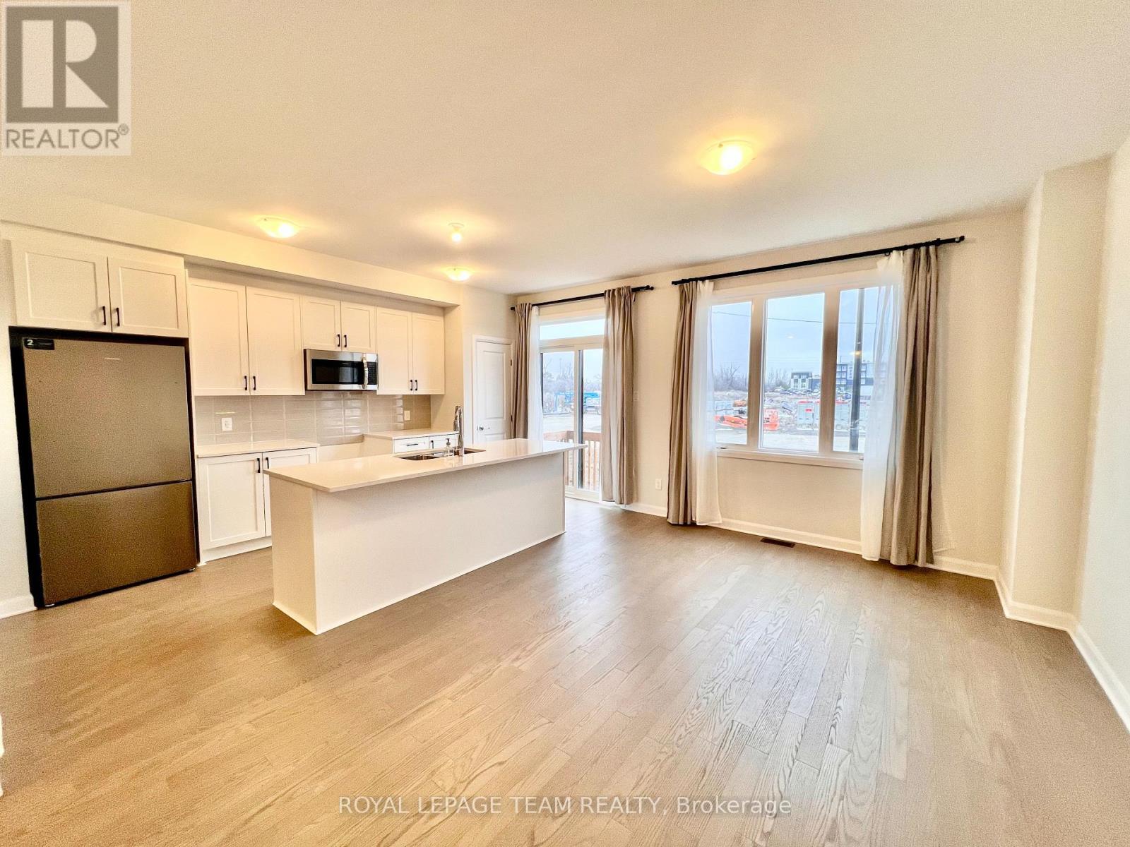 305 Clearpath Private, Ottawa, Ontario  K2T 0S5 - Photo 8 - X12568720