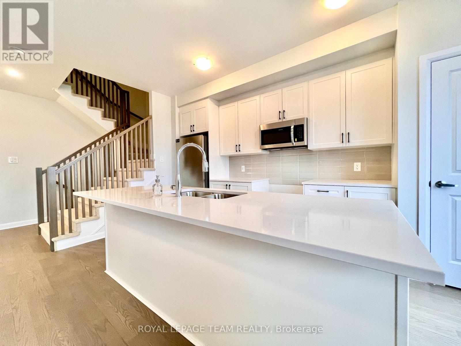 305 Clearpath Private, Ottawa, Ontario  K2T 0S5 - Photo 9 - X12568720