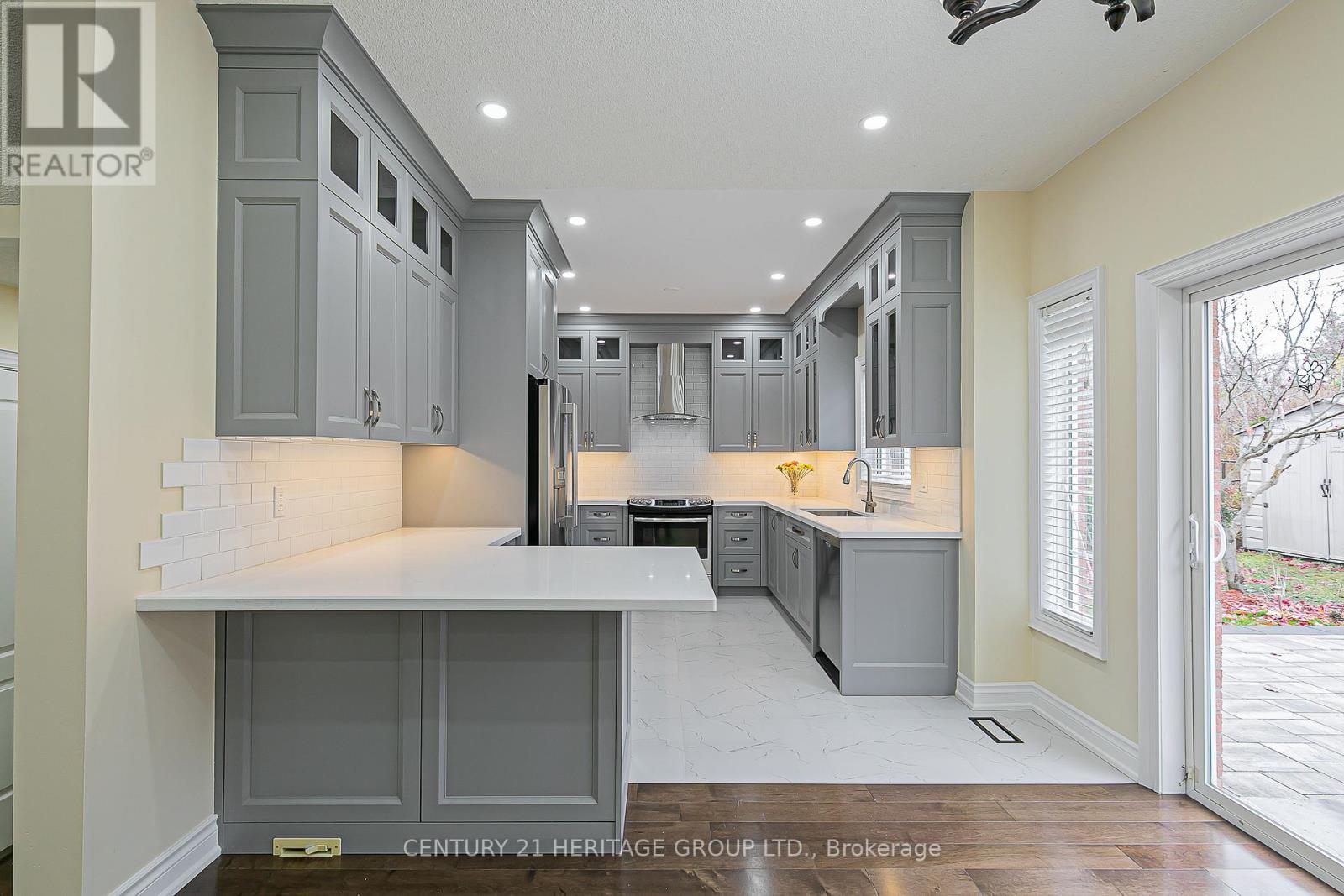 20 Trish Drive, Richmond Hill, Ontario  L4E 5C5 - Photo 12 - N12568602