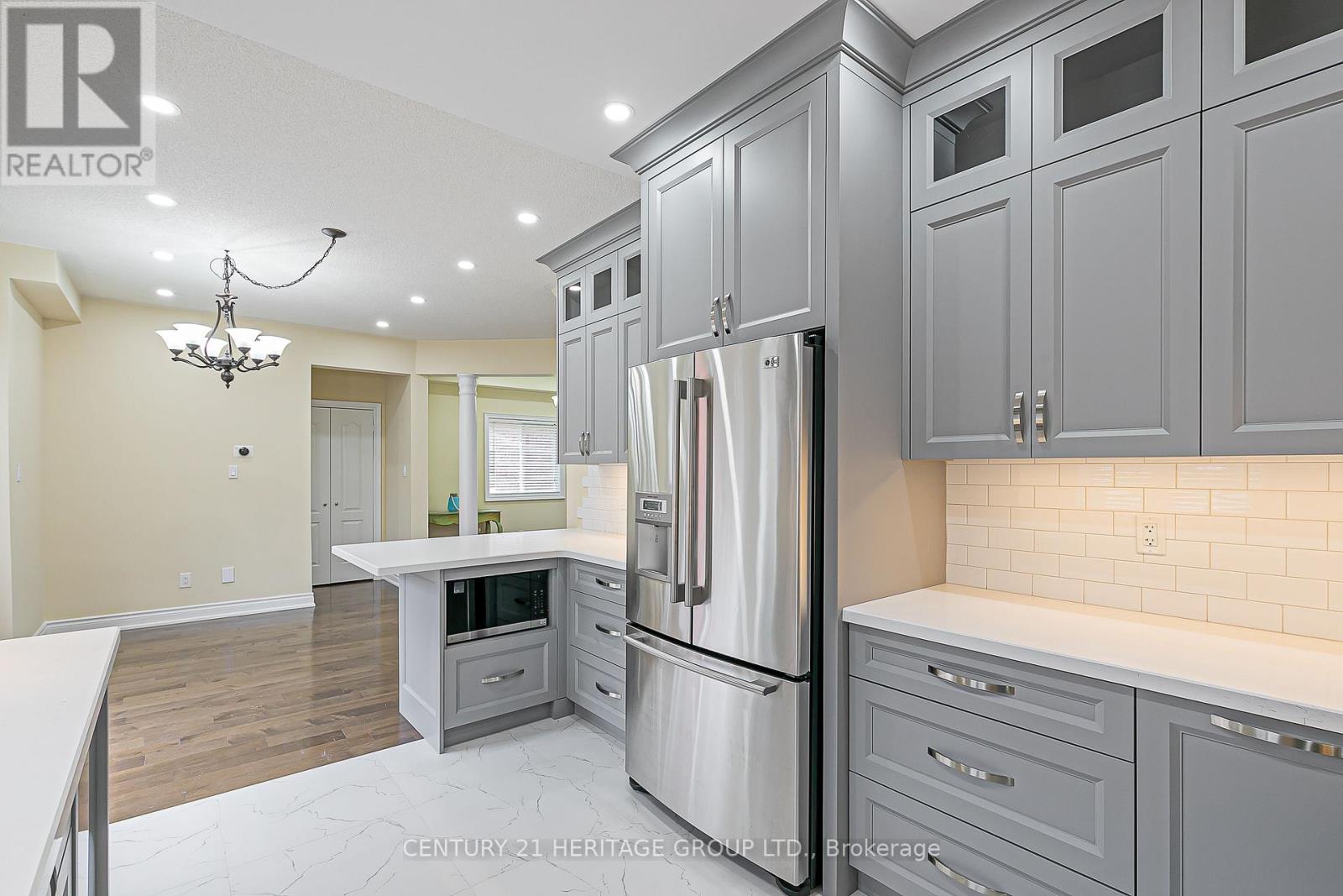 20 Trish Drive, Richmond Hill, Ontario  L4E 5C5 - Photo 14 - N12568602