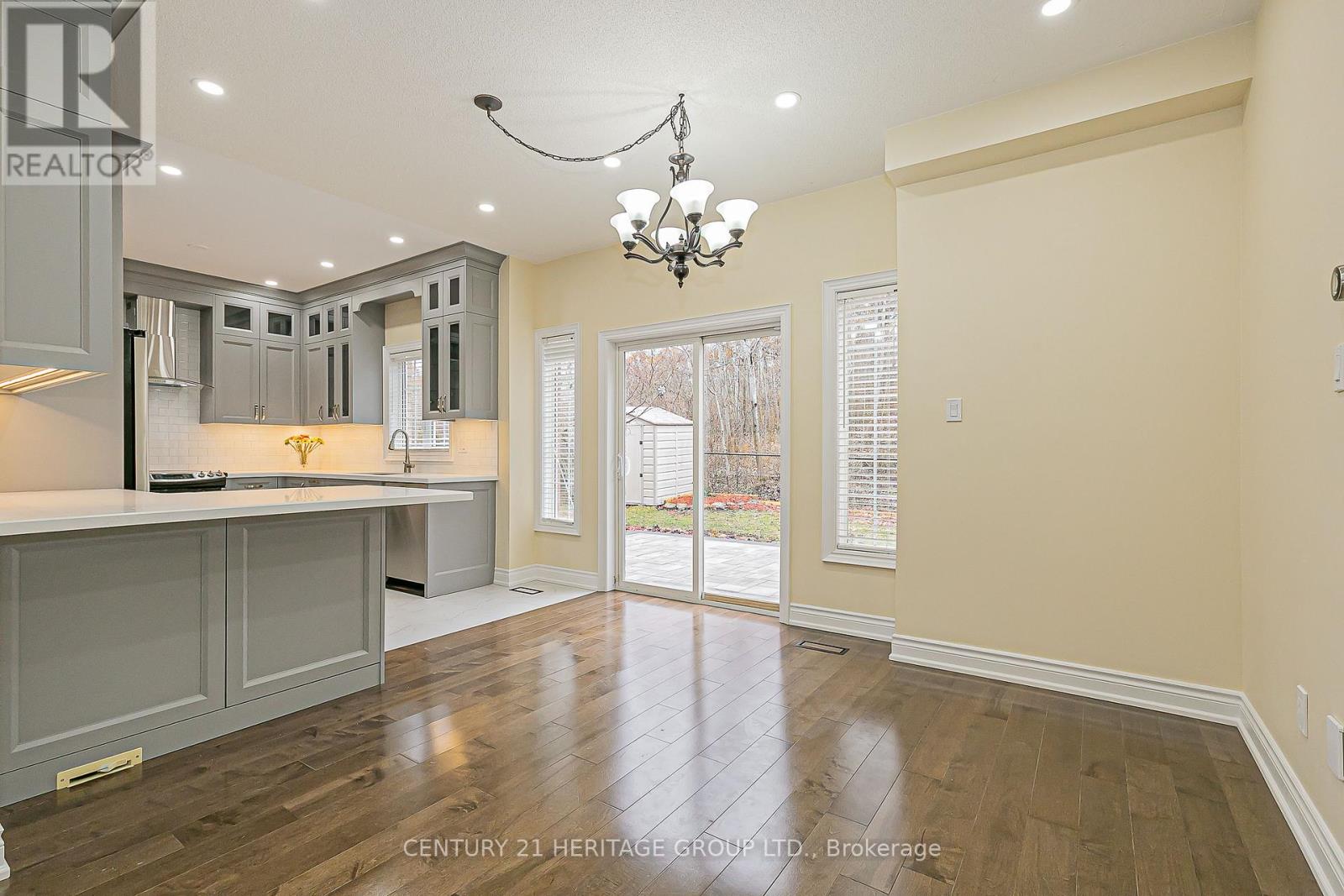 20 Trish Drive, Richmond Hill, Ontario  L4E 5C5 - Photo 11 - N12568602