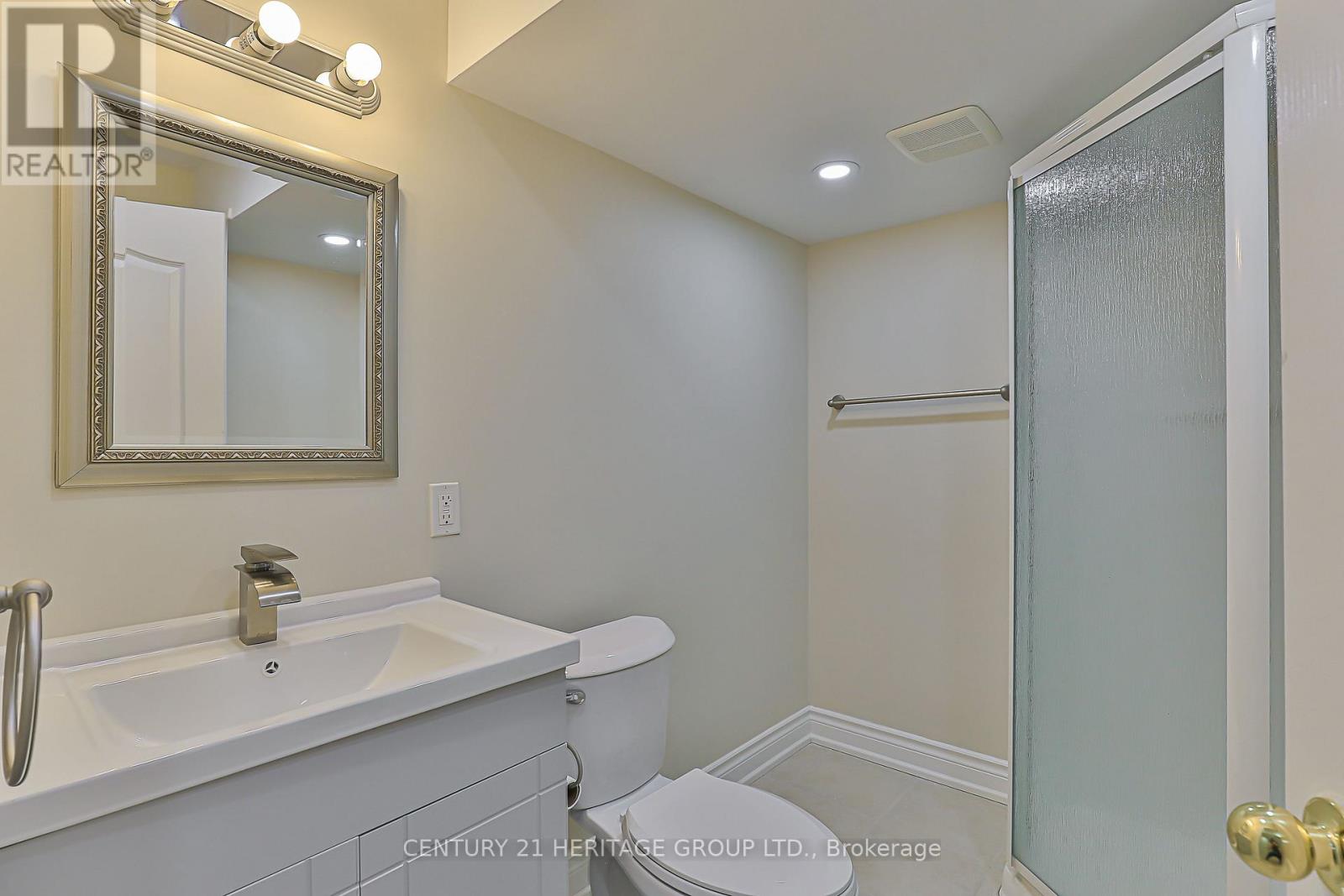 20 Trish Drive, Richmond Hill, Ontario  L4E 5C5 - Photo 37 - N12568602