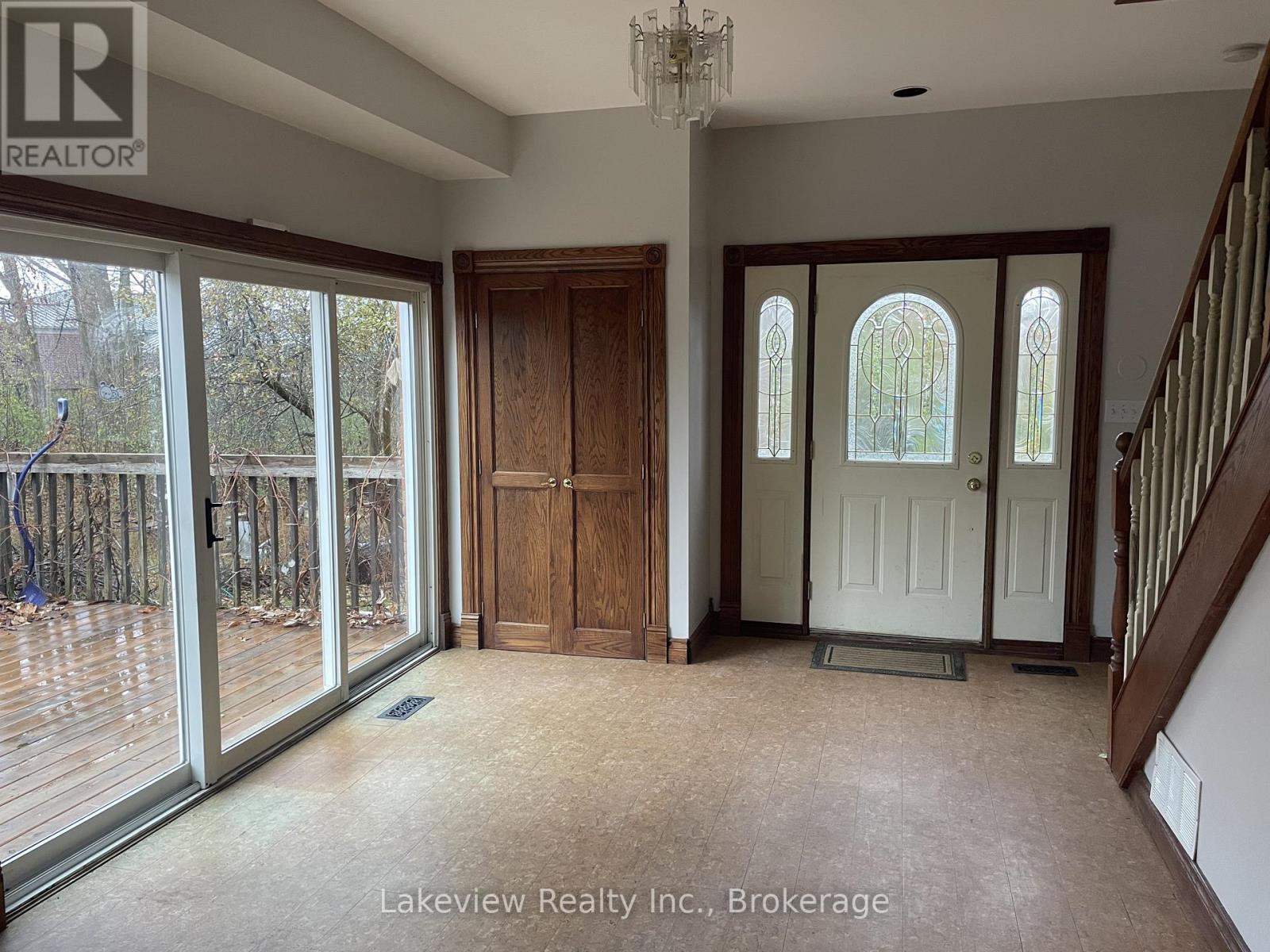 151 Simcoe Street, Orillia, Ontario  L3V 1G8 - Photo 2 - S12568716