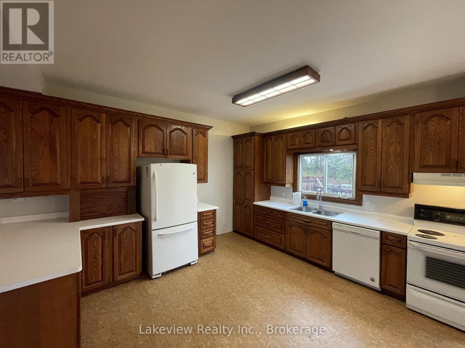 151 Simcoe Street, Orillia, Ontario  L3V 1G8 - Photo 4 - S12568716