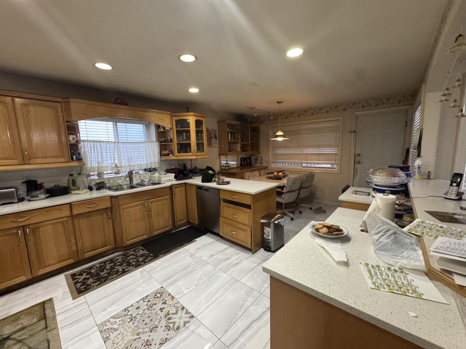 12655 67b Avenue, Surrey, British Columbia  V3W 1G2 - Photo 5 - R3068613