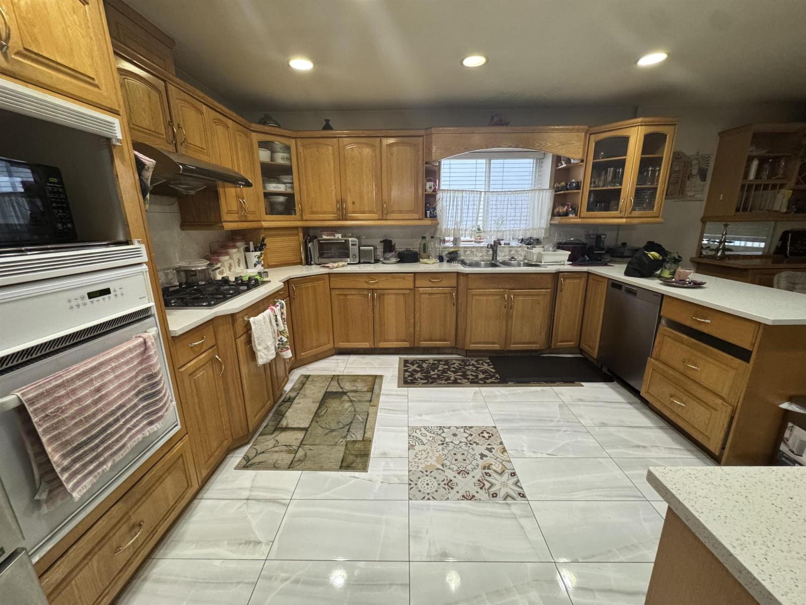 12655 67b Avenue, Surrey, British Columbia  V3W 1G2 - Photo 4 - R3068613