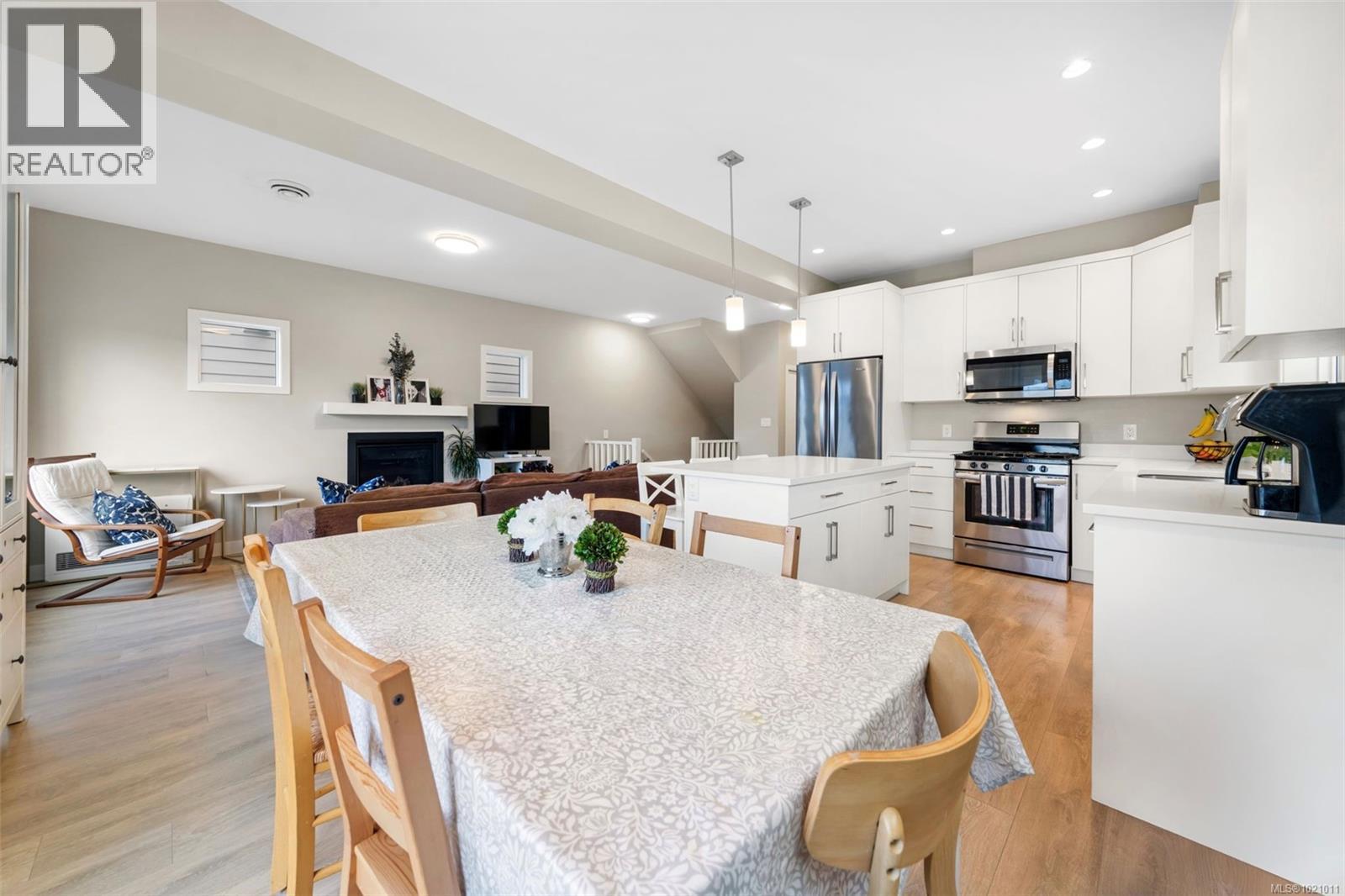 3477 Myles Mansell Rd, Langford, British Columbia V9C 0N6 - Photo 6 - 1021011