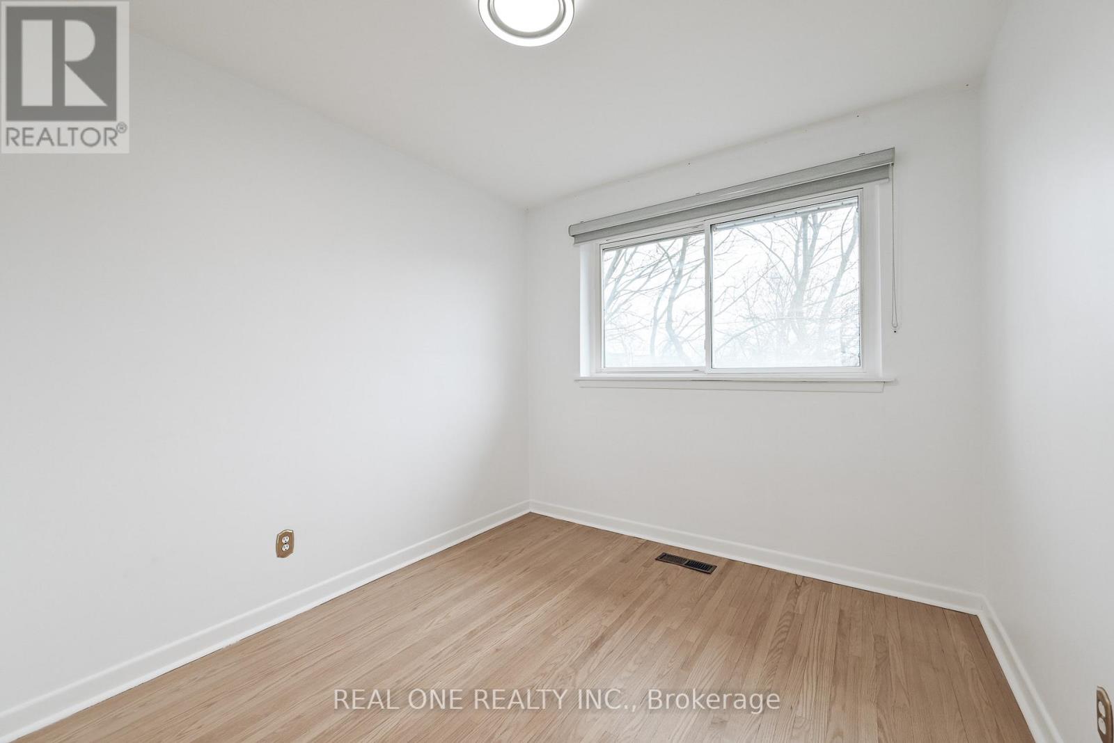 116 Castlegrove Boulevard, Toronto, Ontario  M3A 1L6 - Photo 13 - C12568708