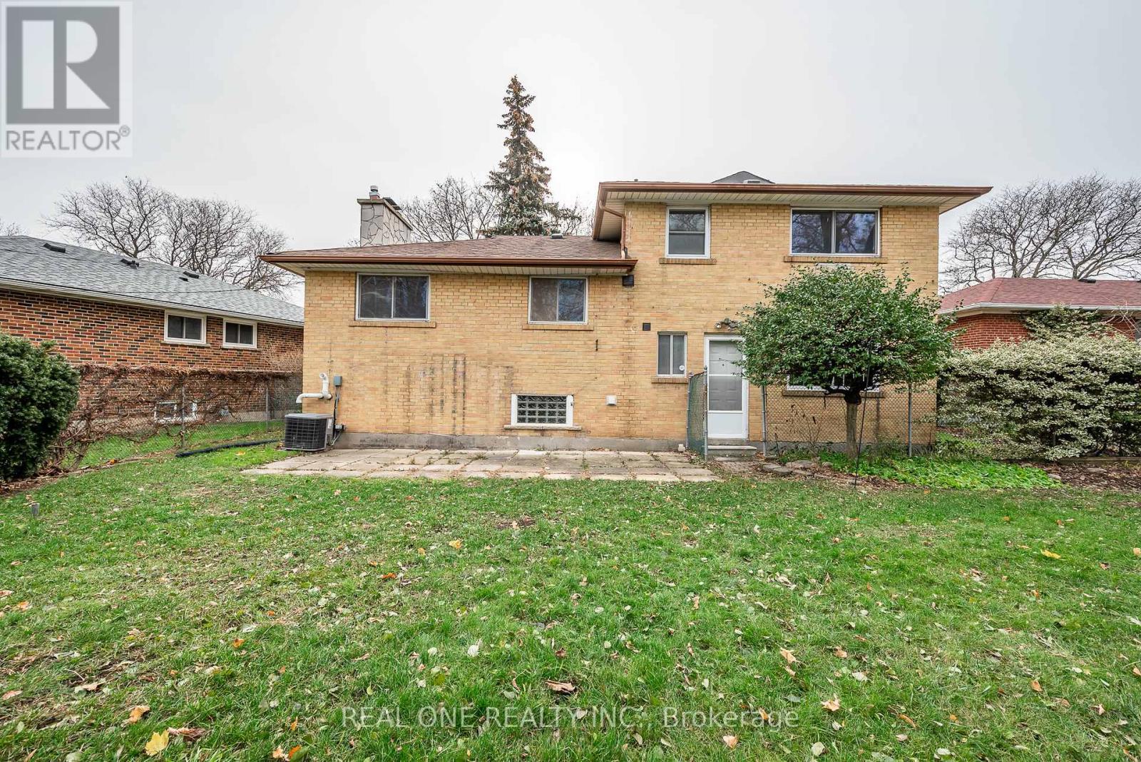 116 Castlegrove Boulevard, Toronto, Ontario  M3A 1L6 - Photo 27 - C12568708