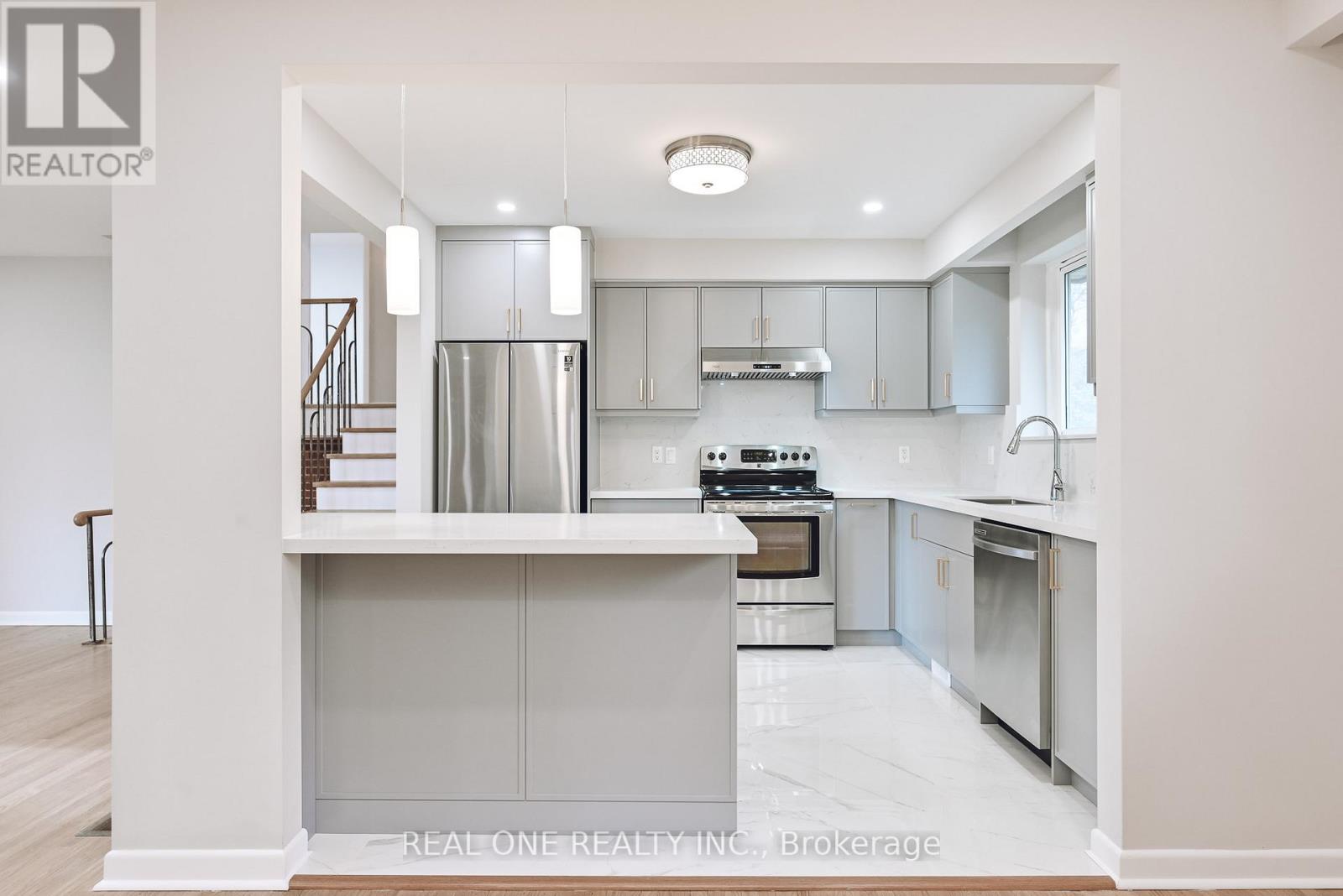 116 Castlegrove Boulevard, Toronto, Ontario  M3A 1L6 - Photo 9 - C12568708