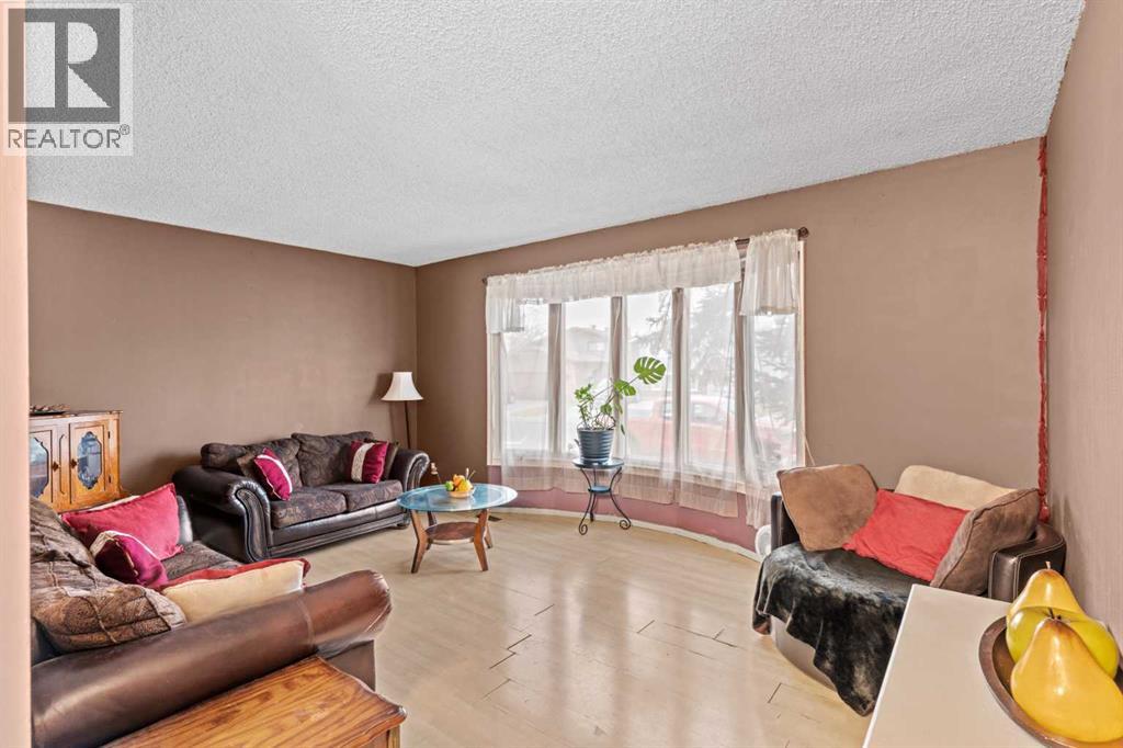 428 Templeton Road Ne, Calgary, Alberta  T1Y 4L9 - Photo 6 - A2270876