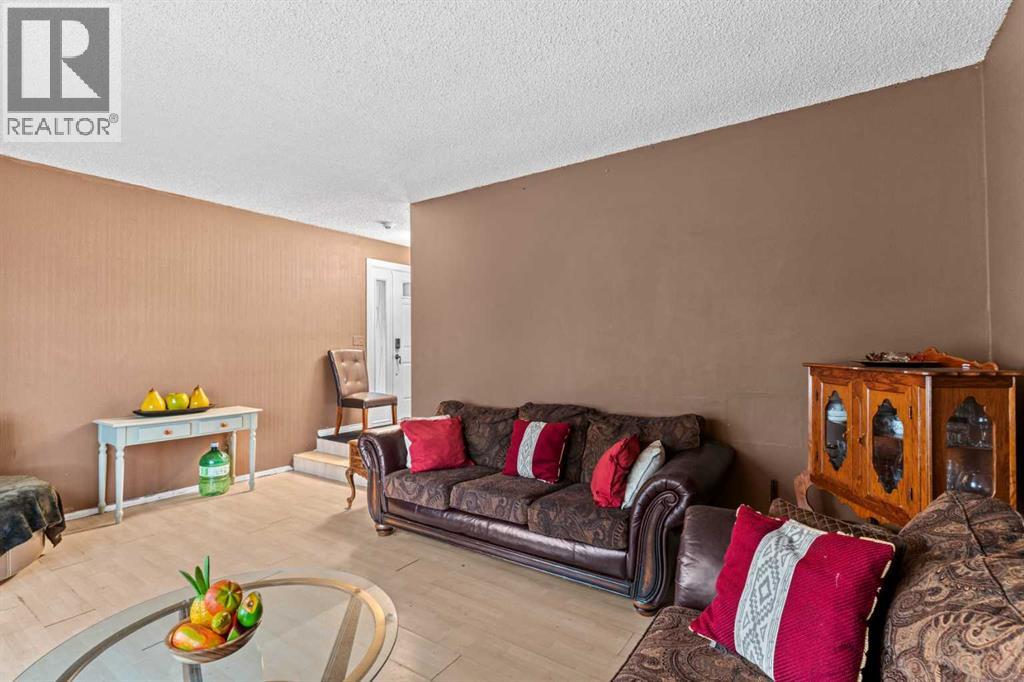 428 Templeton Road Ne, Calgary, Alberta  T1Y 4L9 - Photo 7 - A2270876