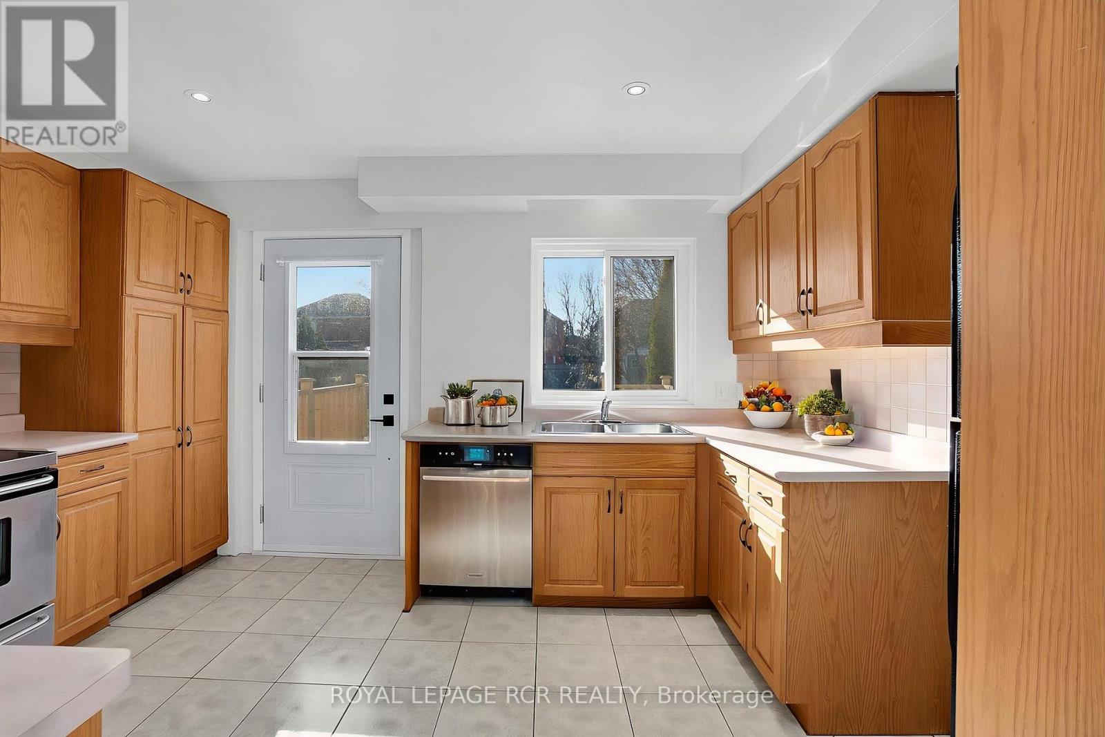 204 Ridge Road, Caledon, Ontario  L7E 4W2 - Photo 11 - W12566814