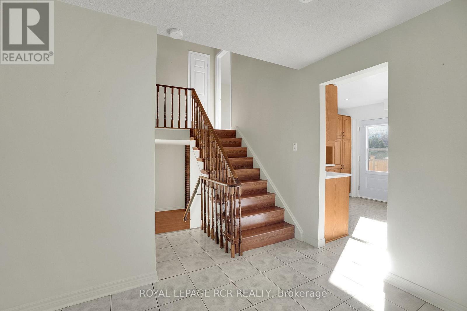 204 Ridge Road, Caledon, Ontario  L7E 4W2 - Photo 4 - W12566814