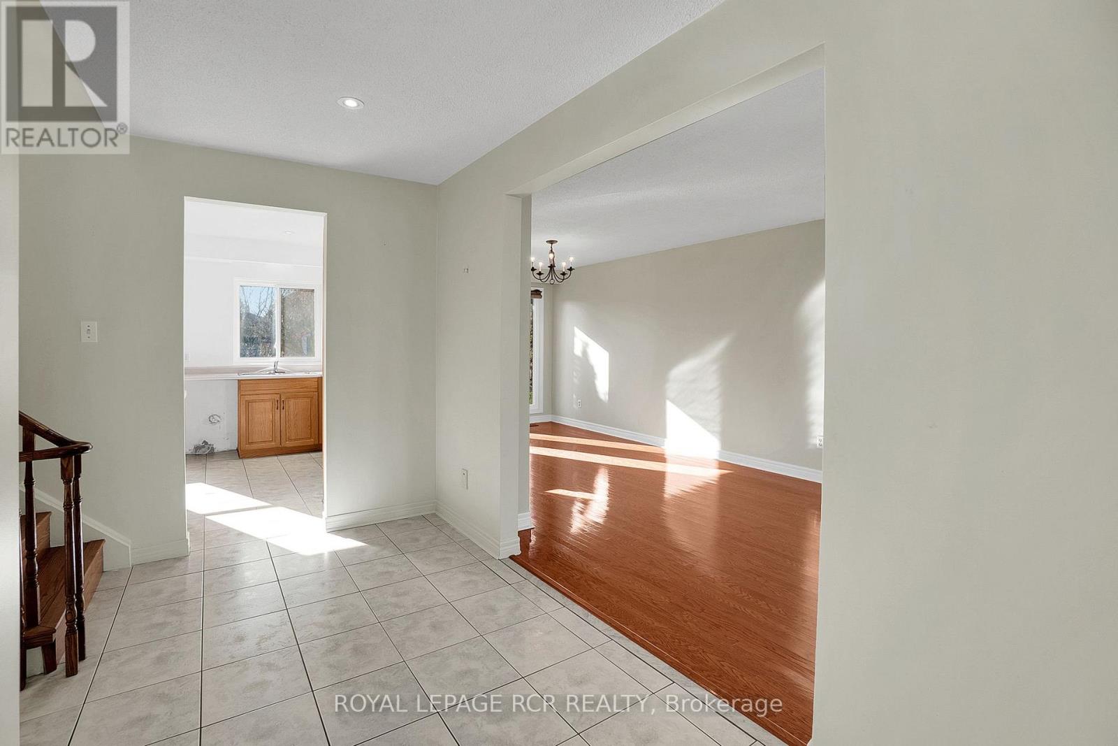 204 Ridge Road, Caledon, Ontario  L7E 4W2 - Photo 5 - W12566814