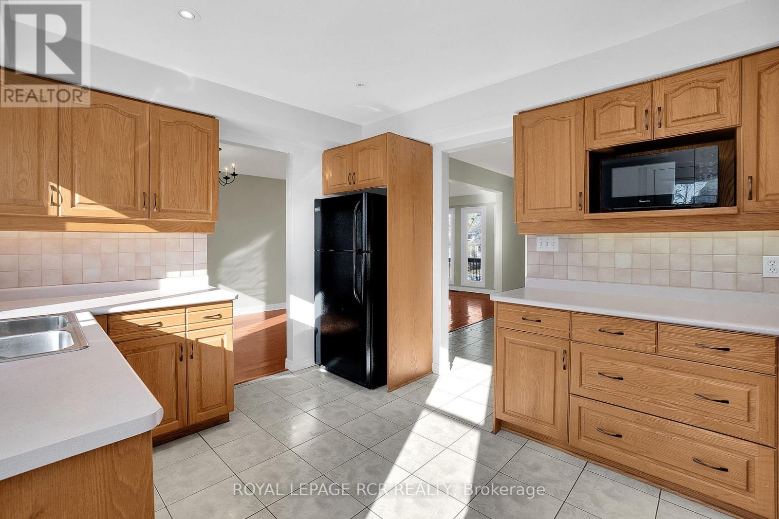 204 Ridge Road, Caledon, Ontario  L7E 4W2 - Photo 9 - W12566814