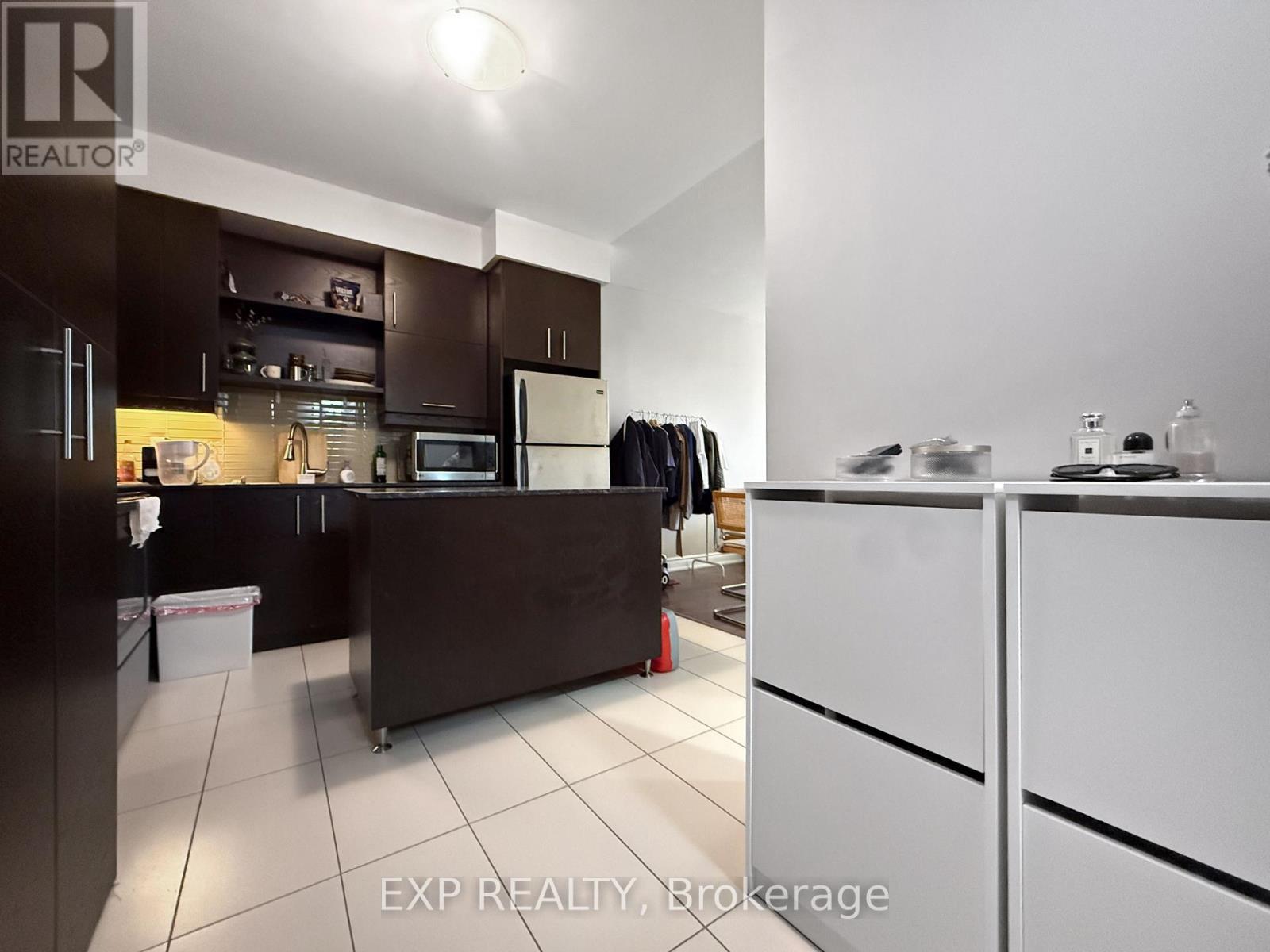 909 - 325 South Park Road, Markham, Ontario  L3T 0B8 - Photo 2 - N12568712