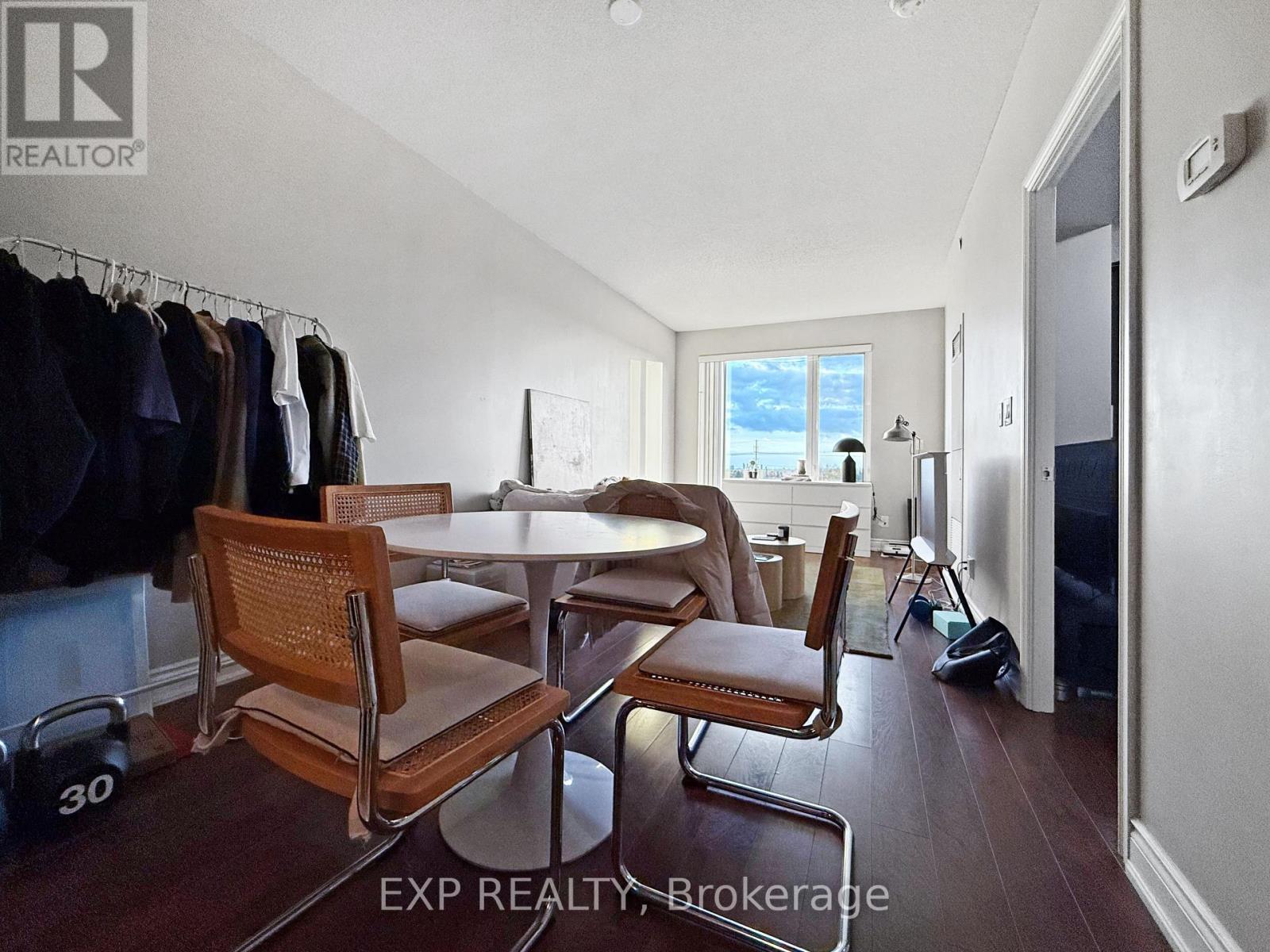 909 - 325 South Park Road, Markham, Ontario  L3T 0B8 - Photo 5 - N12568712