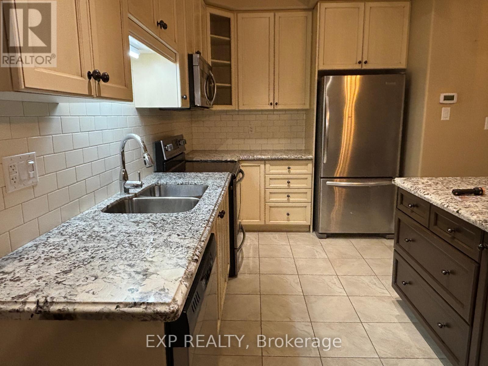 6 - 6 Chestnut Drive, Grimsby, Ontario  L3M 0C4 - Photo 33 - X12568710