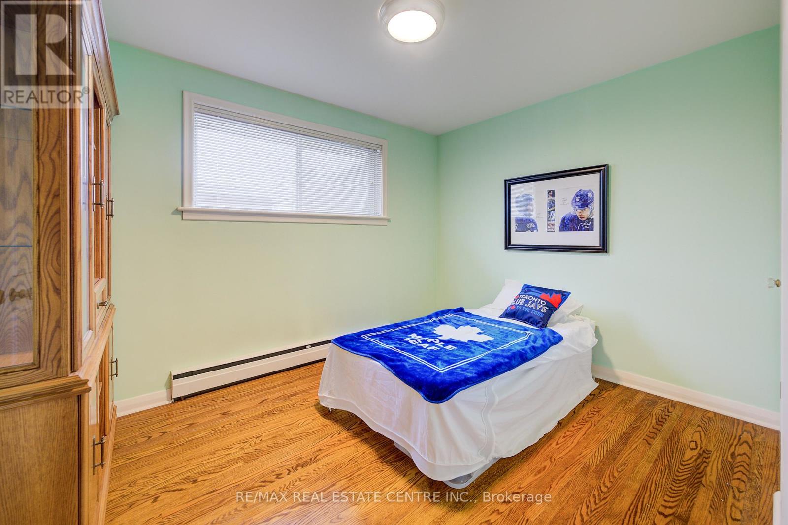 170 Fernwood Crescent, Hamilton, Ontario  L8T 3L4 - Photo 12 - X12548390