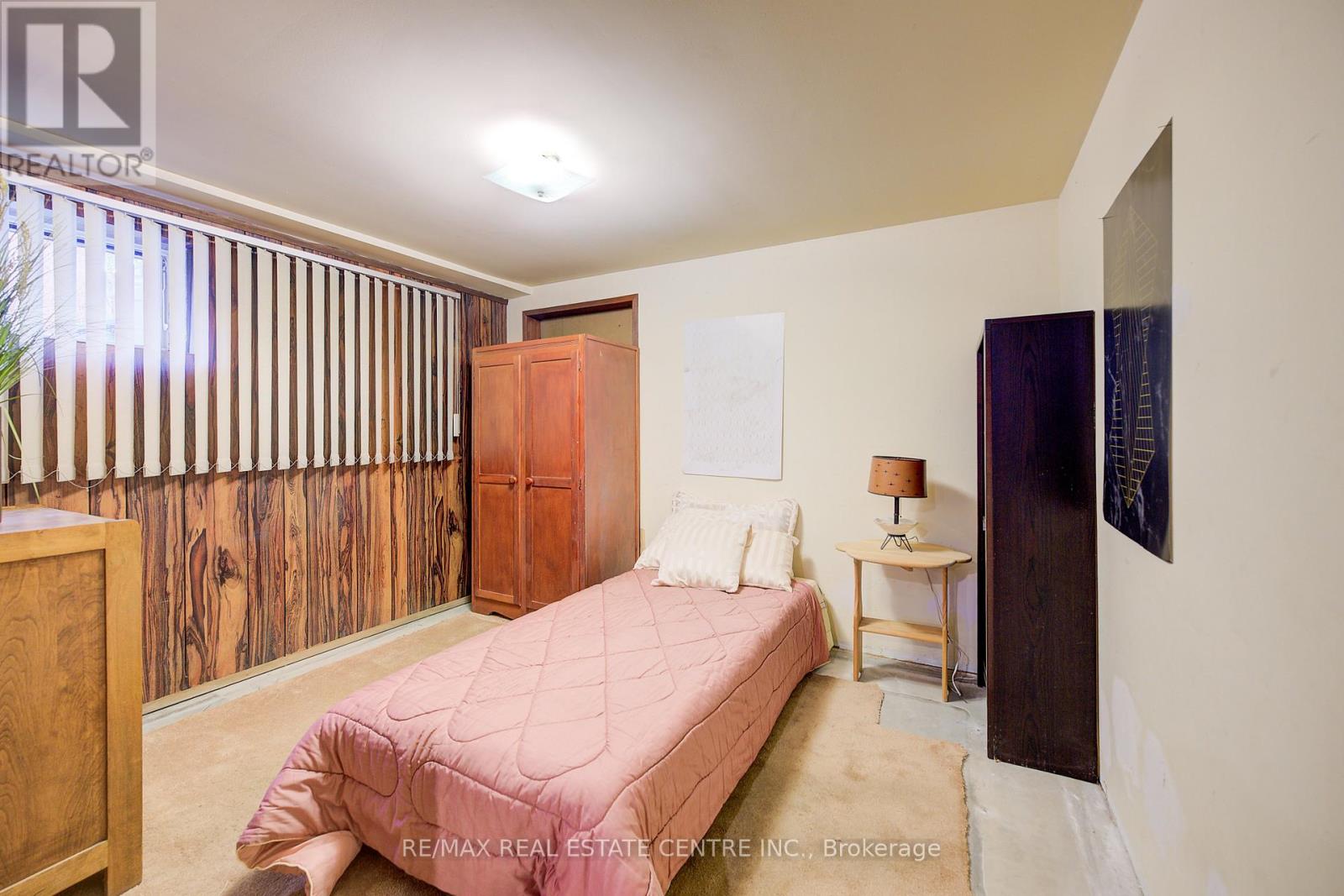 170 Fernwood Crescent, Hamilton, Ontario  L8T 3L4 - Photo 20 - X12548390