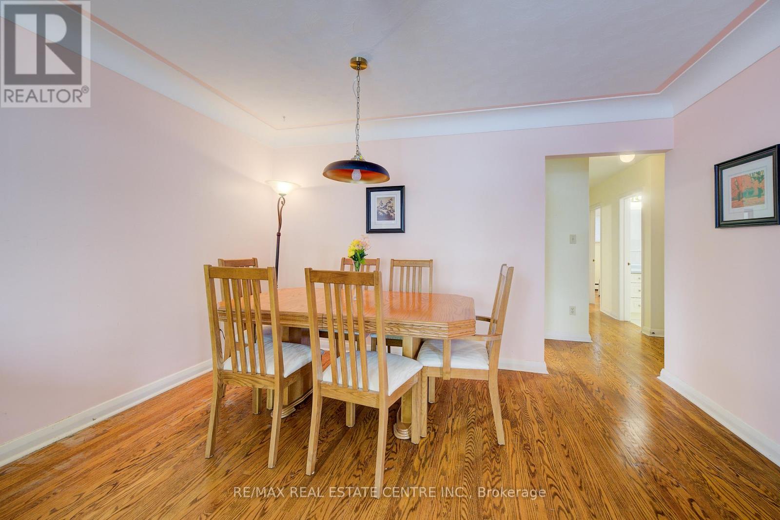 170 Fernwood Crescent, Hamilton, Ontario  L8T 3L4 - Photo 7 - X12548390