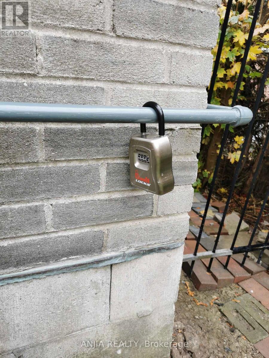 Unit 1 - 256 Homewood Avenue, Toronto, Ontario  M2R 2N3 - Photo 15 - C12568726