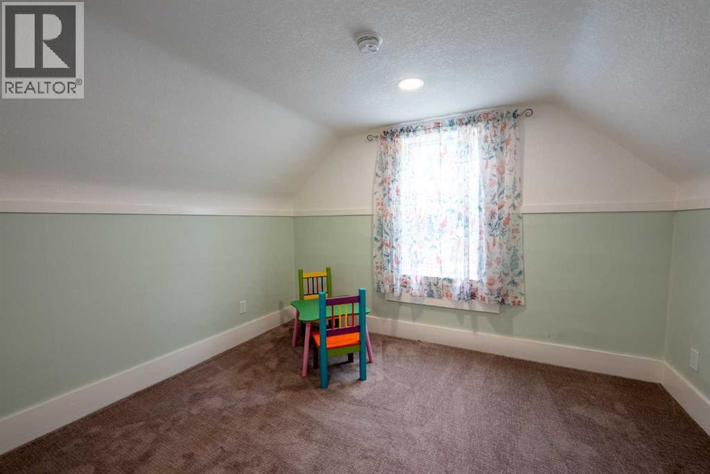 742 12c Street N, Lethbridge, Alberta  T1H 2N7 - Photo 12 - A2254687