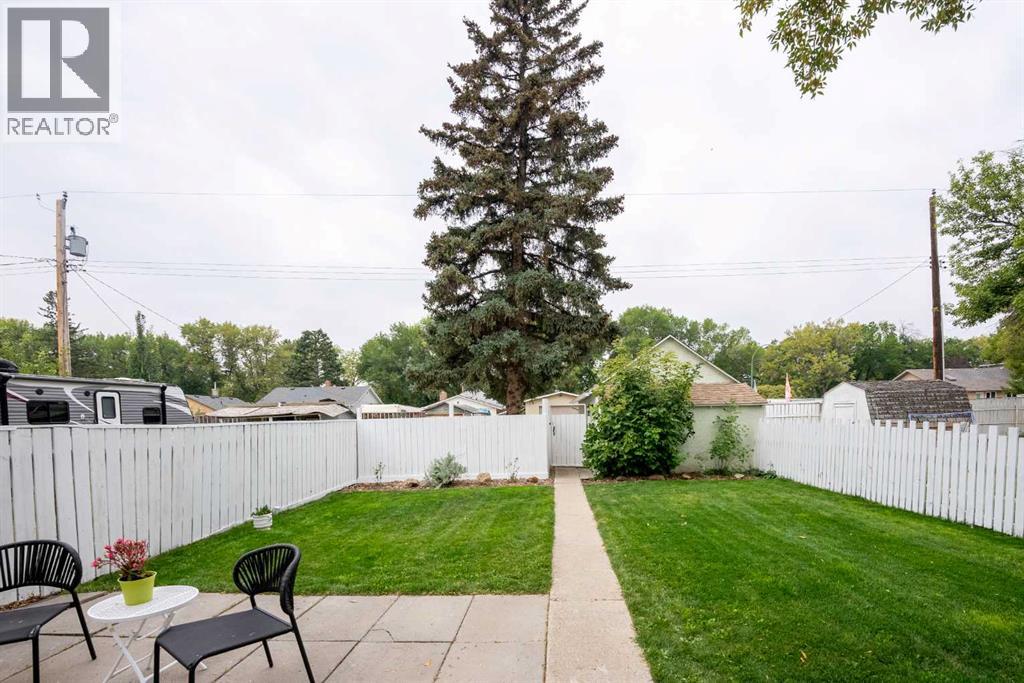 742 12c Street N, Lethbridge, Alberta  T1H 2N7 - Photo 3 - A2254687