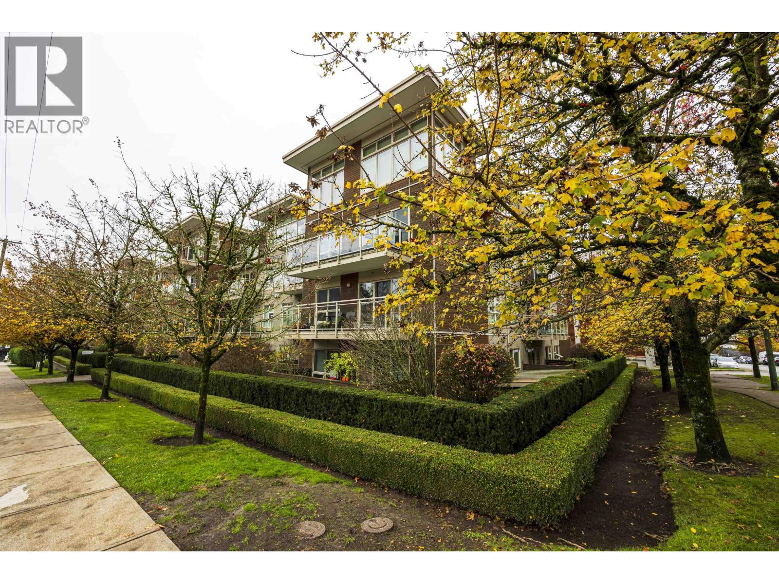 Ph7 1033 St Georges Avenue, North Vancouver, British Columbia  V7L 3H5 - Photo 2 - R3066306