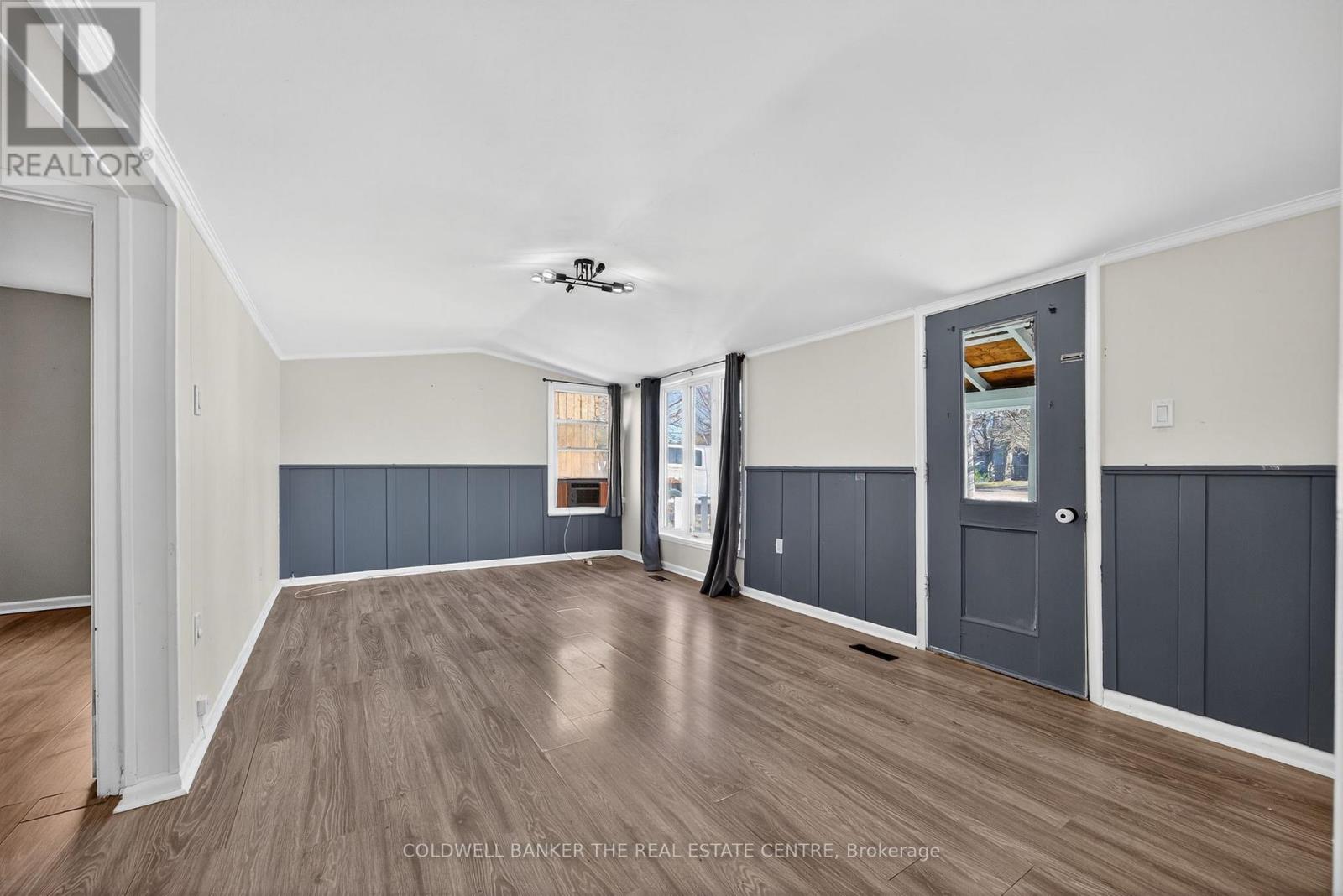 119 Elizabeth Street, Essa, Ontario  L0M 1B0 - Photo 4 - N12471034