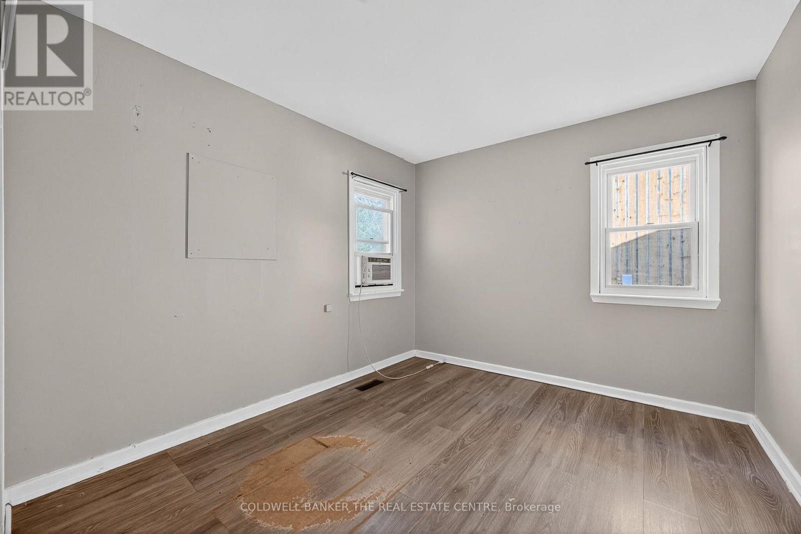 119 Elizabeth Street, Essa, Ontario  L0M 1B0 - Photo 11 - N12471034