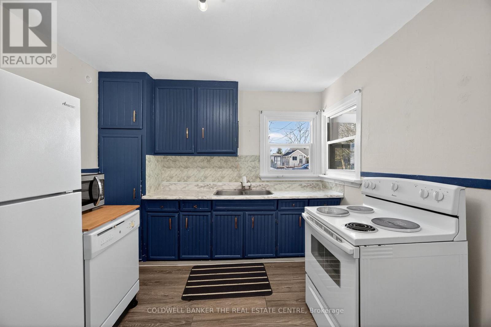 119 Elizabeth Street, Essa, Ontario  L0M 1B0 - Photo 5 - N12471034