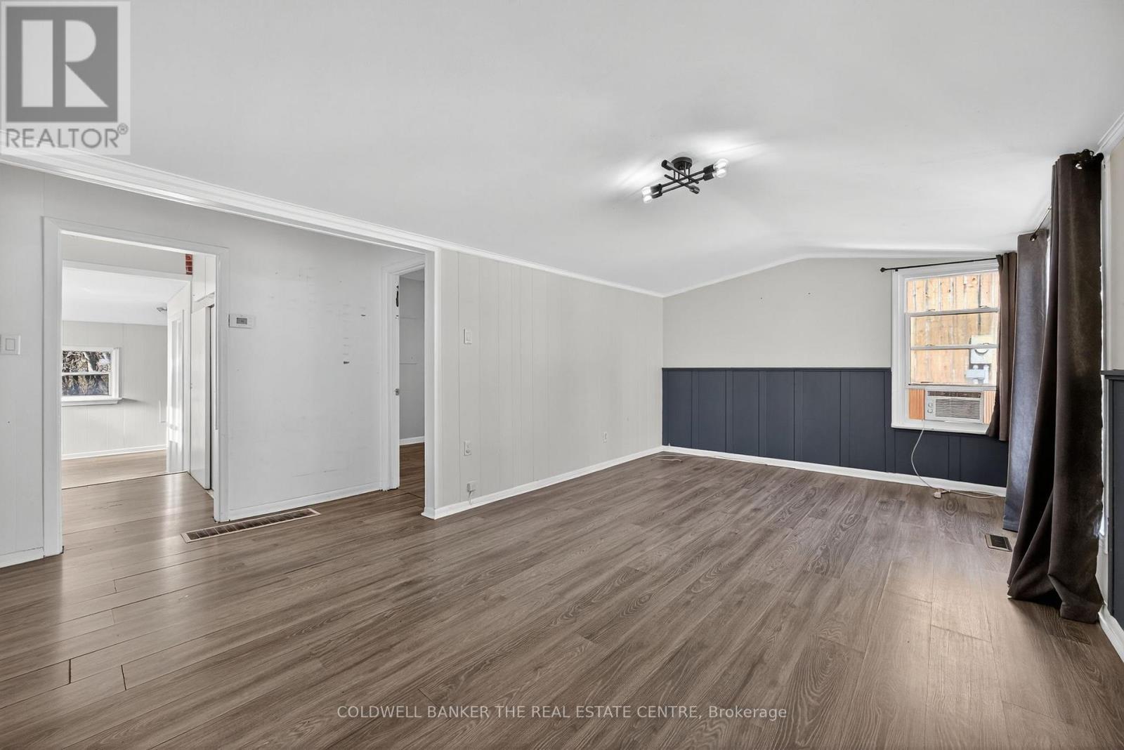 119 Elizabeth Street, Essa, Ontario  L0M 1B0 - Photo 9 - N12471034