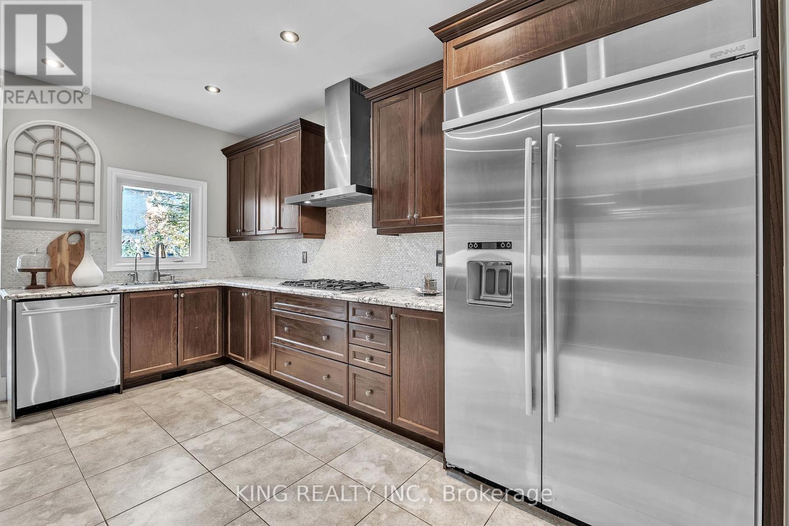 174 Minto Crescent, Milton, Ontario  L9T 7P5 - Photo 14 - W12564986